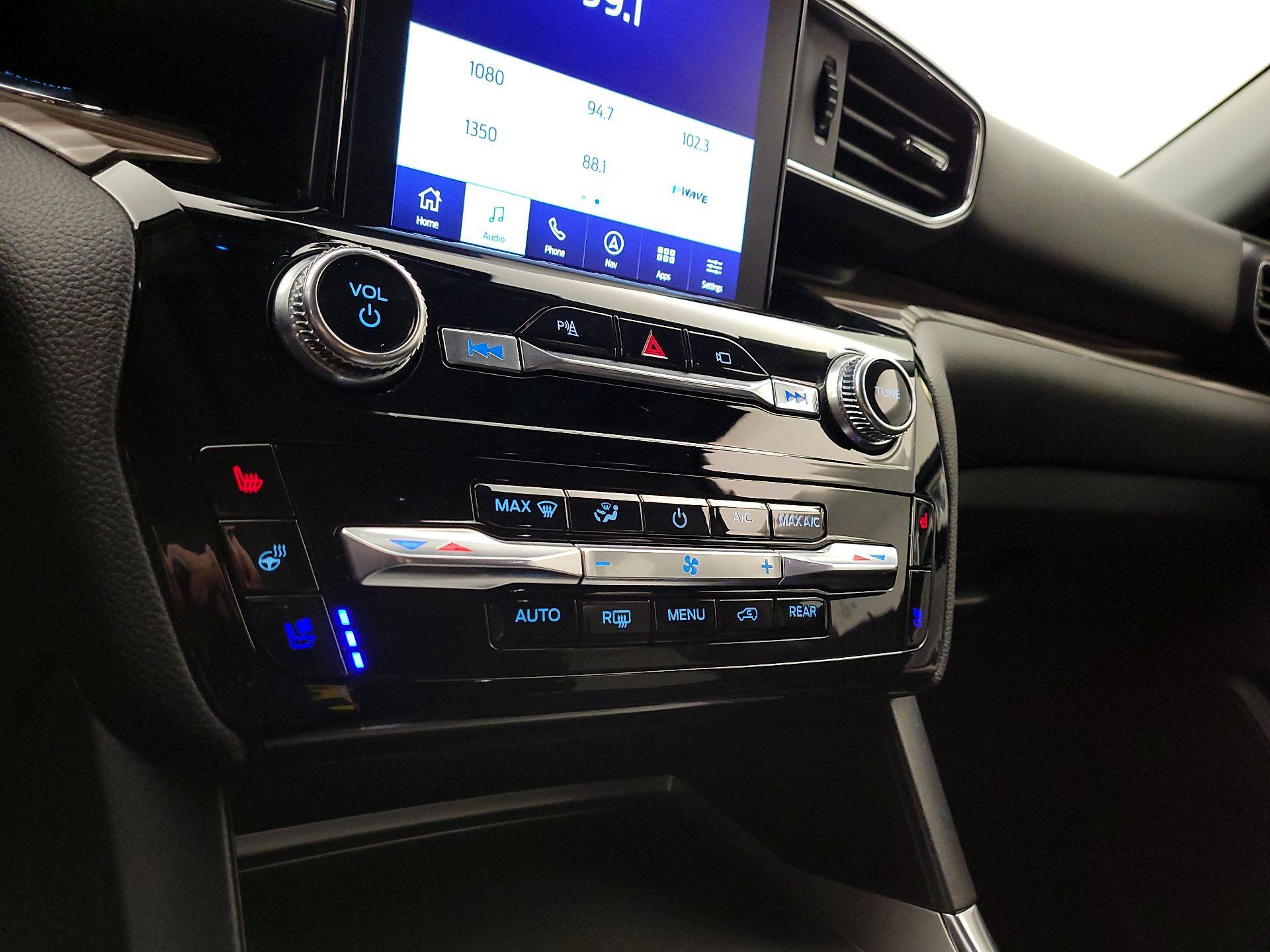 Thumbnail: 2022 Ford Explorer - 17