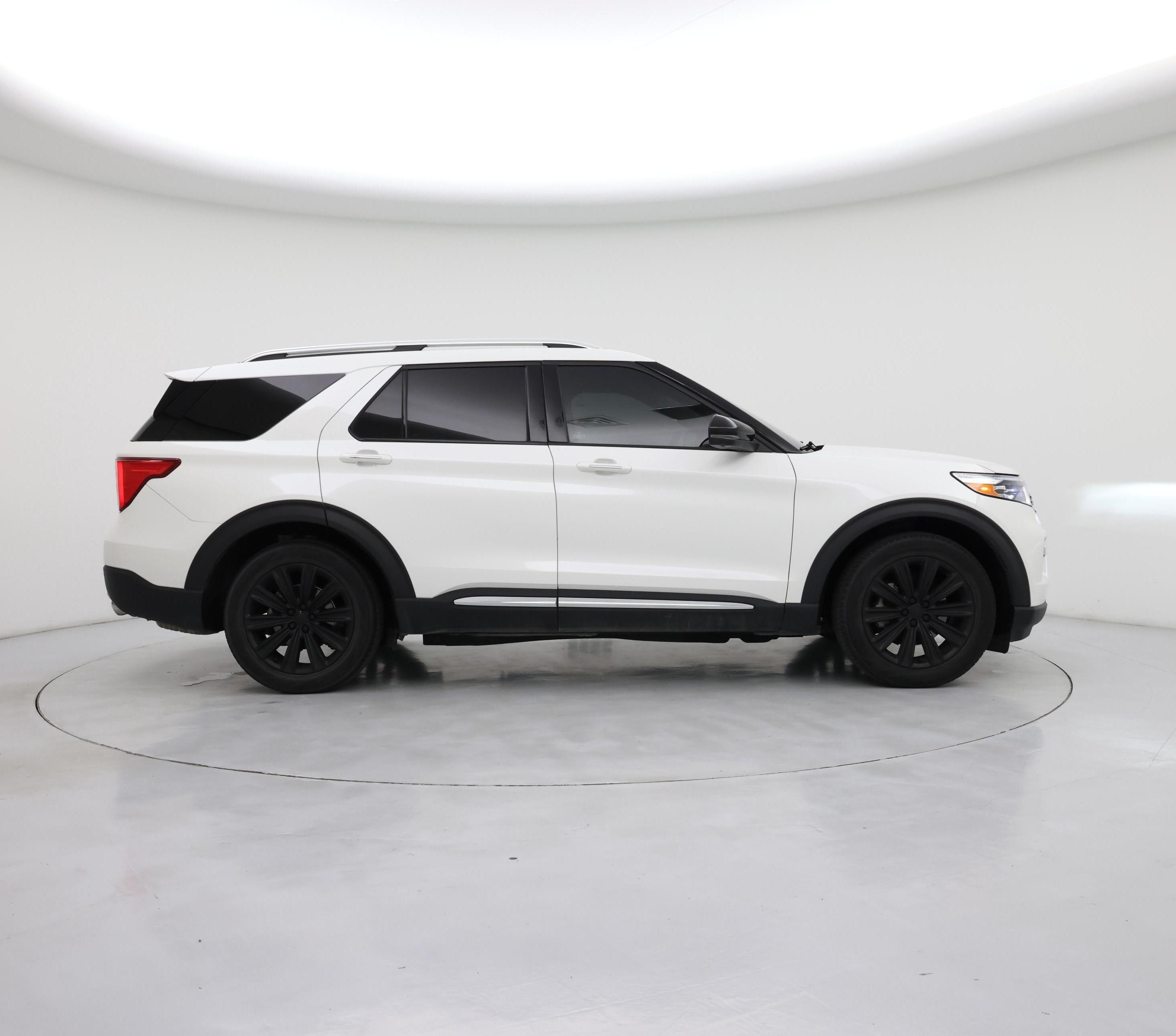 Thumbnail: 2022 Ford Explorer - 7