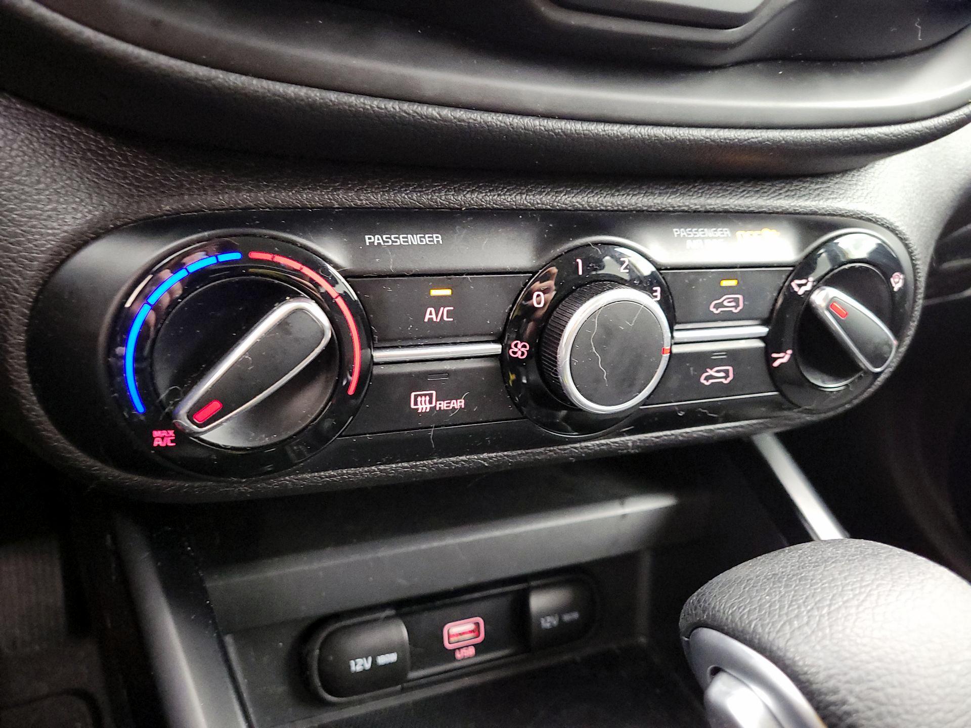 Thumbnail: 2020 Kia Soul - 16