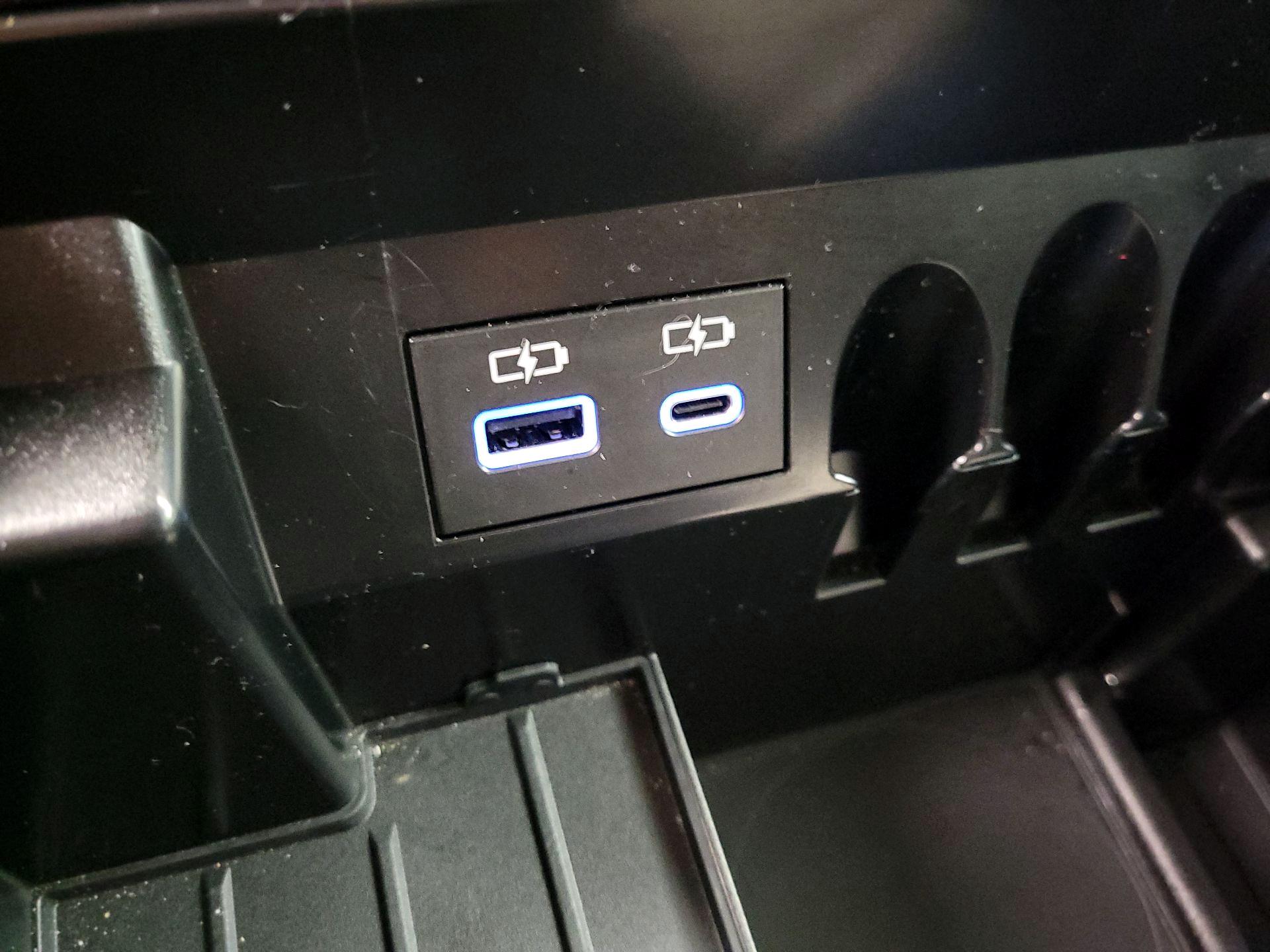 Thumbnail: 2024 Toyota Tundra - 18