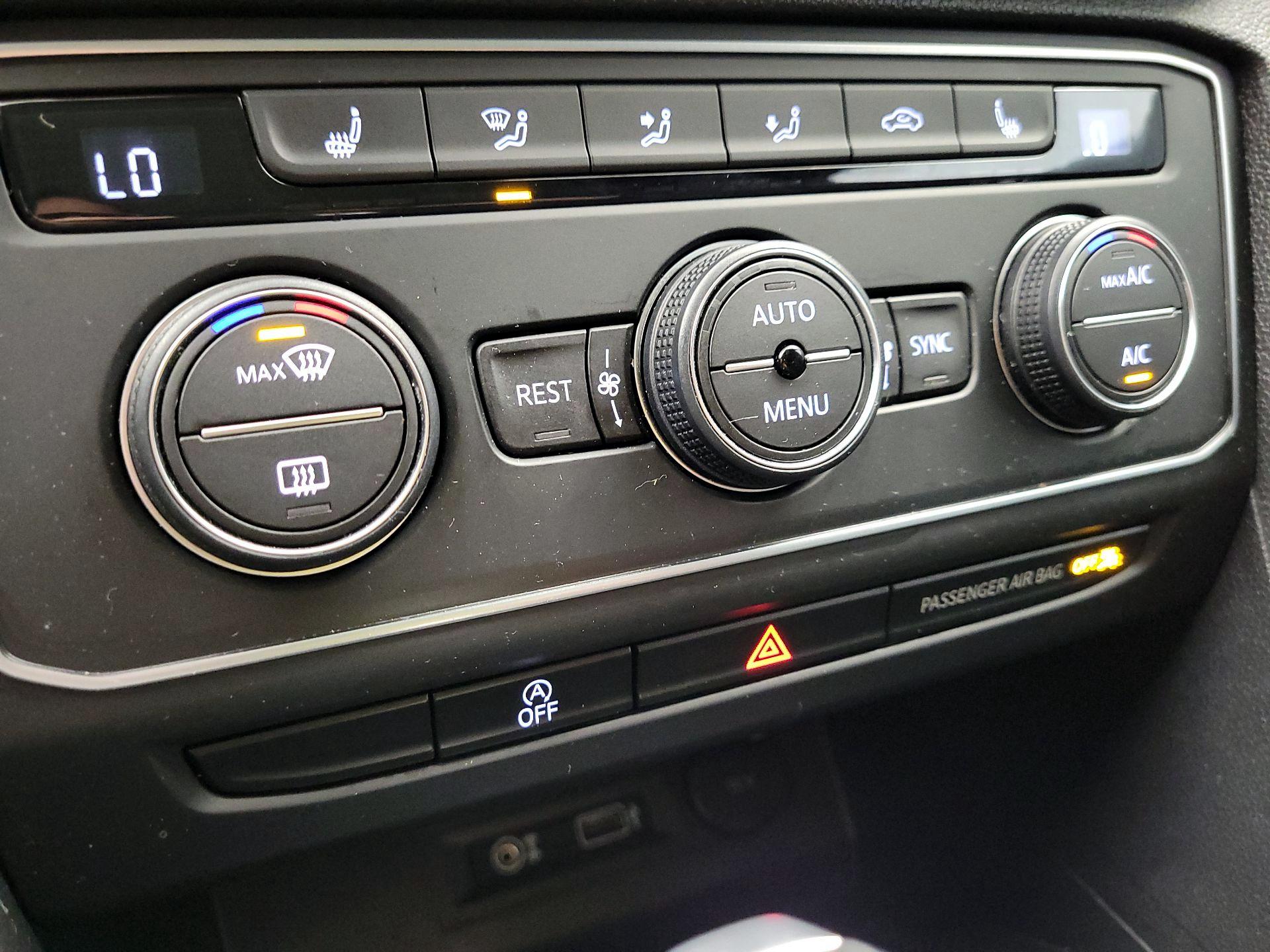 Thumbnail: 2019 Volkswagen Atlas - 16