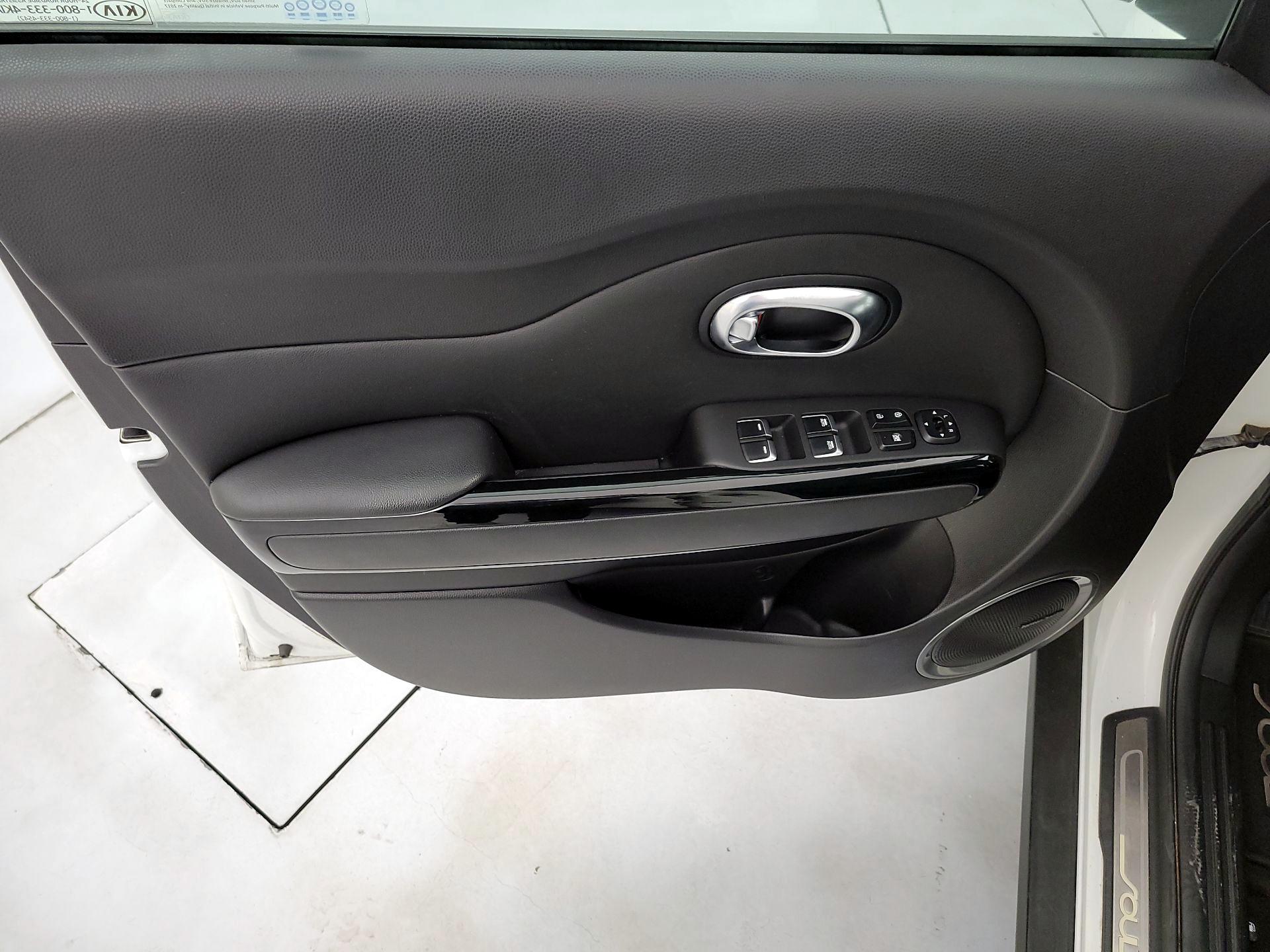 Thumbnail: 2017 Kia Soul - 12