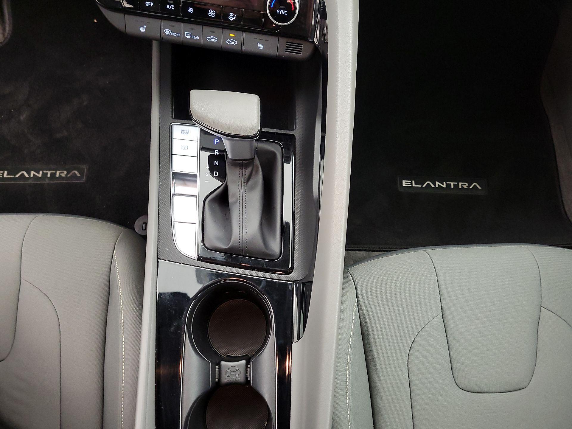 Thumbnail: 2023 Hyundai Elantra - 17