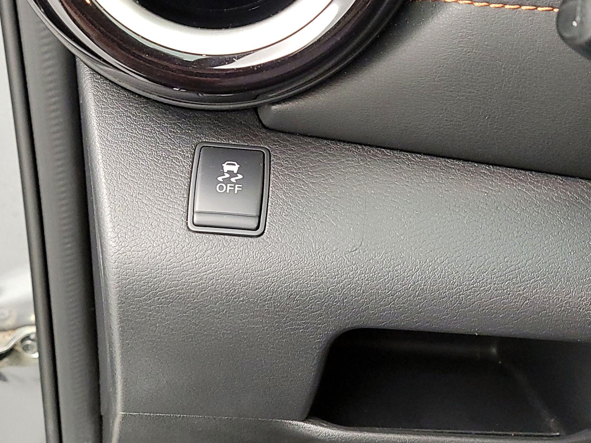 Thumbnail: 2019 Nissan Kicks - 13