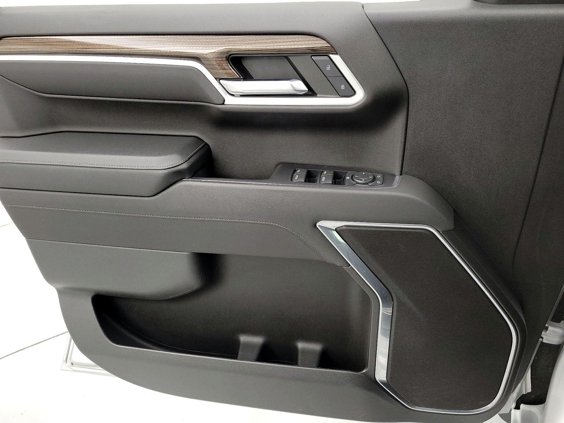 Thumbnail: 2022 Chevrolet Silverado 1500 - 12