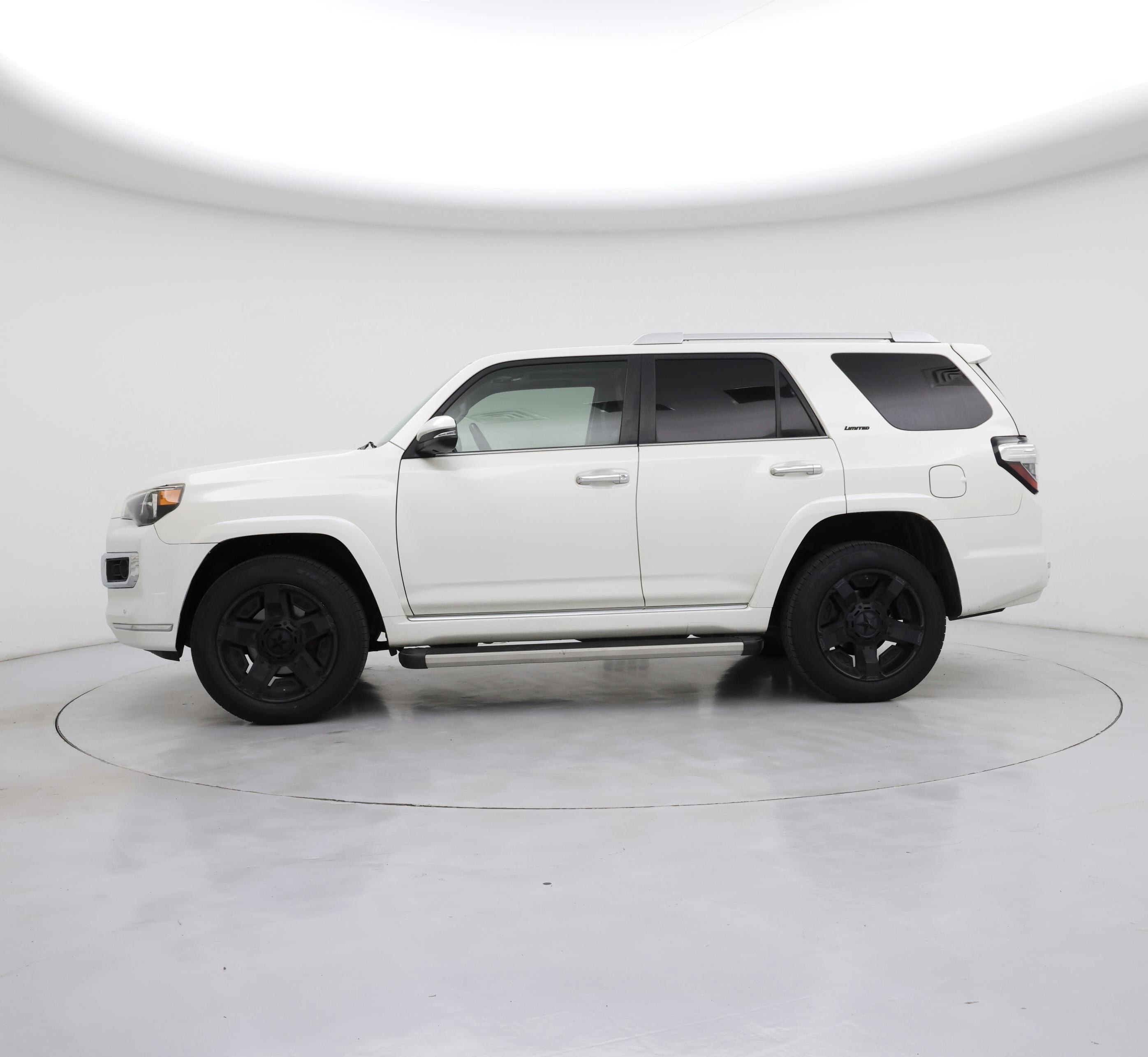 Thumbnail: 2014 Toyota 4Runner - 3