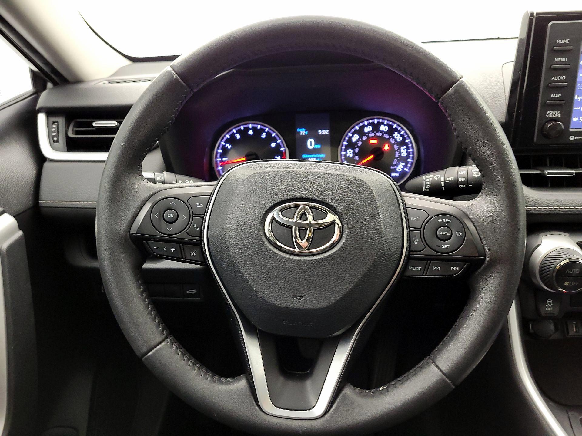 Thumbnail: 2021 Toyota RAV4 - 10