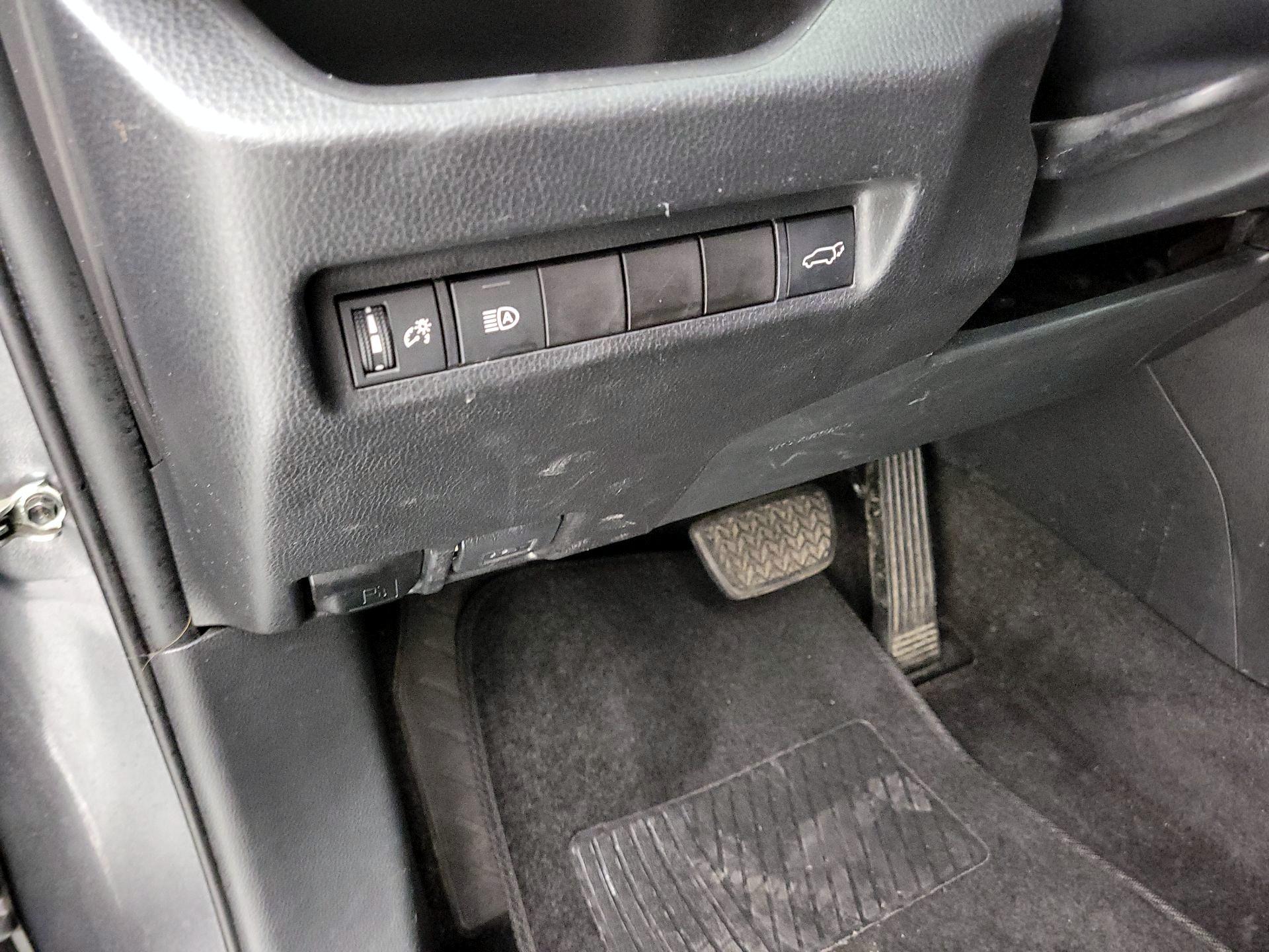 Thumbnail: 2021 Toyota RAV4 - 13