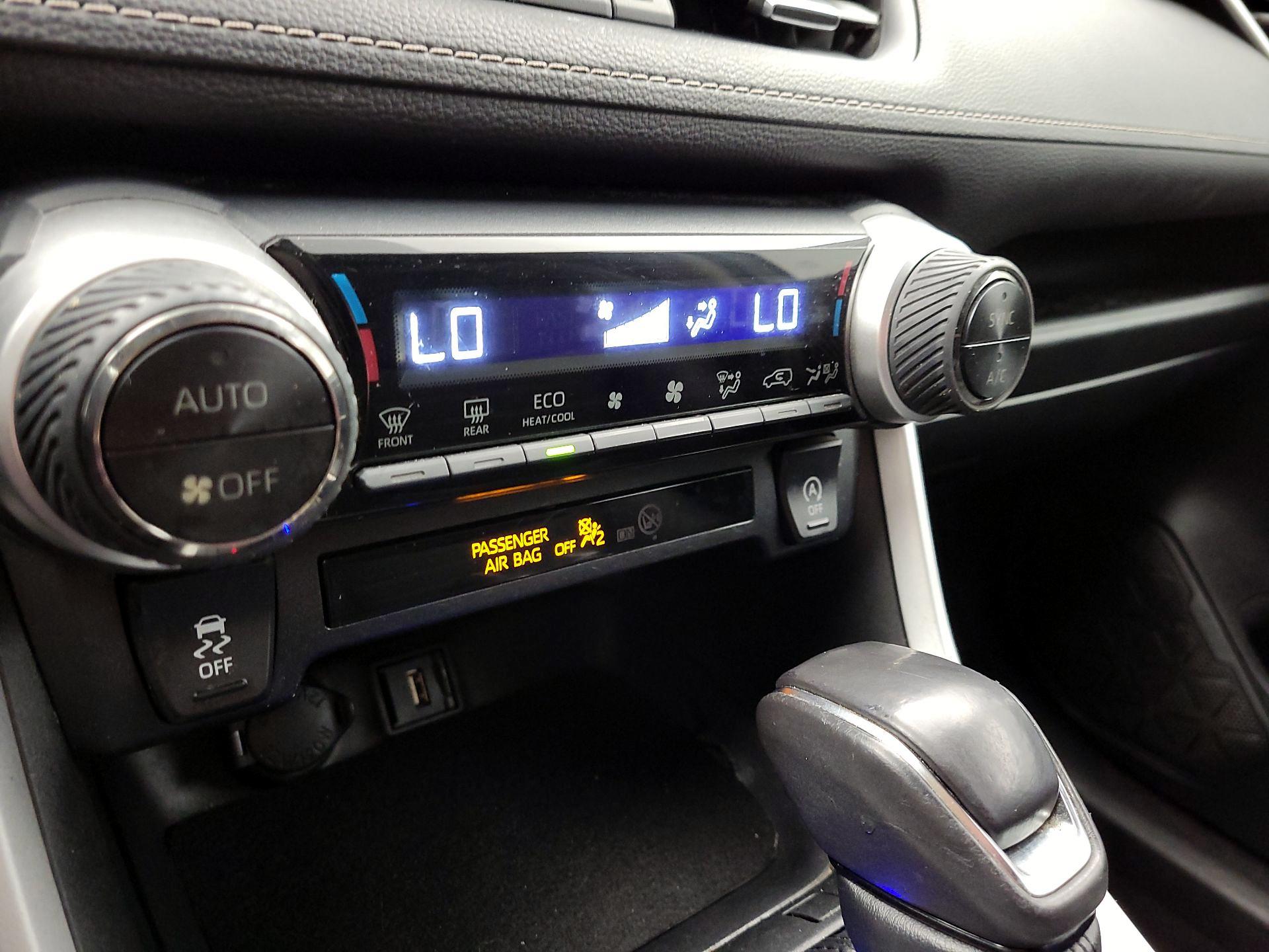 Thumbnail: 2021 Toyota RAV4 - 16