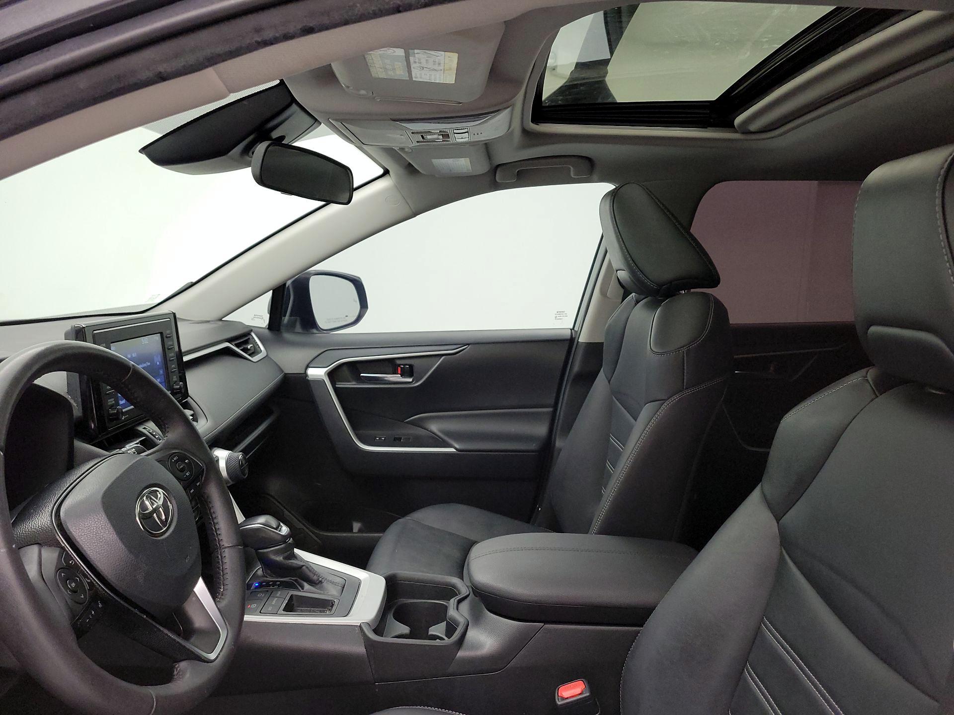 Thumbnail: 2021 Toyota RAV4 - 19