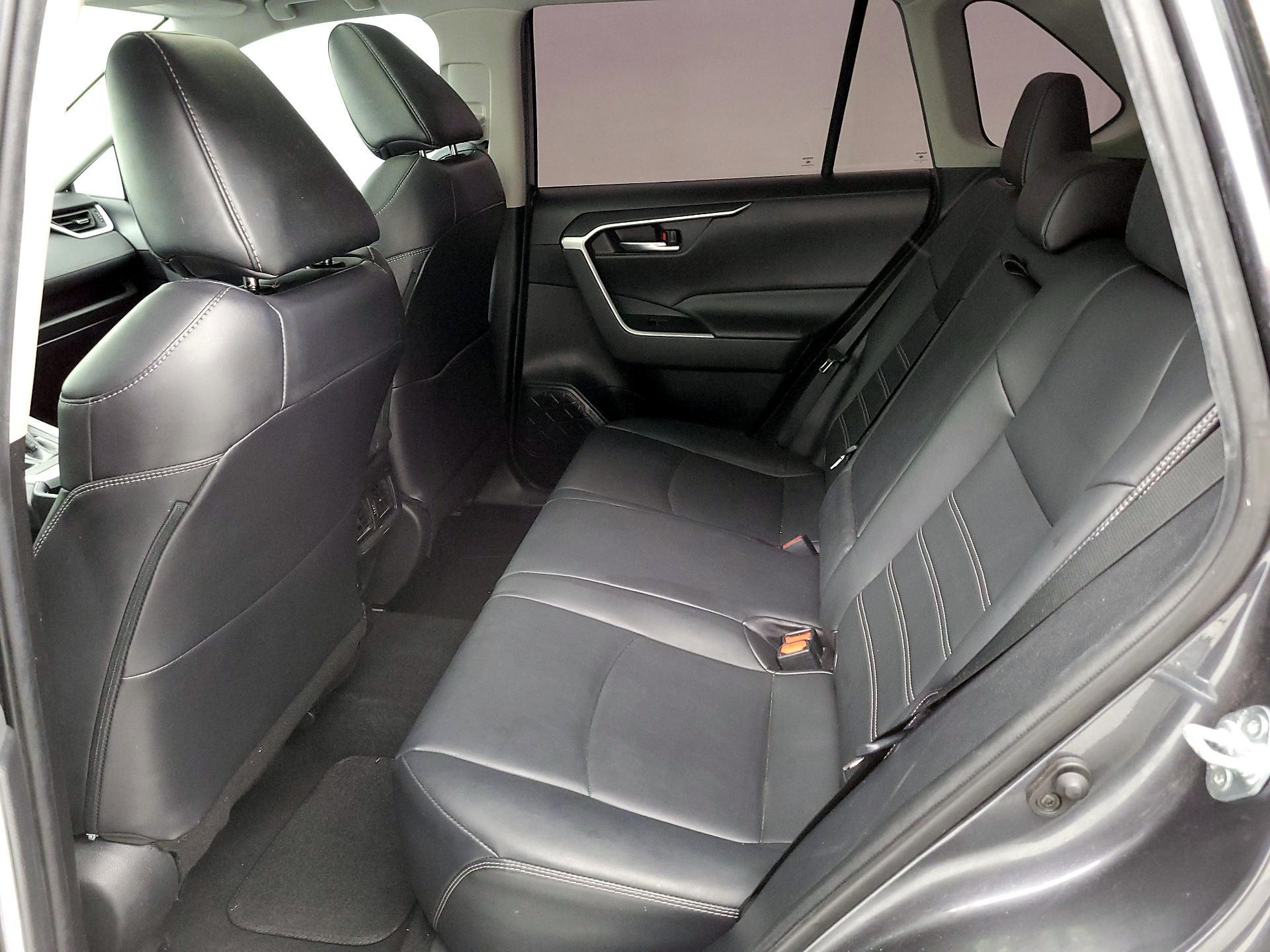 Thumbnail: 2021 Toyota RAV4 - 20