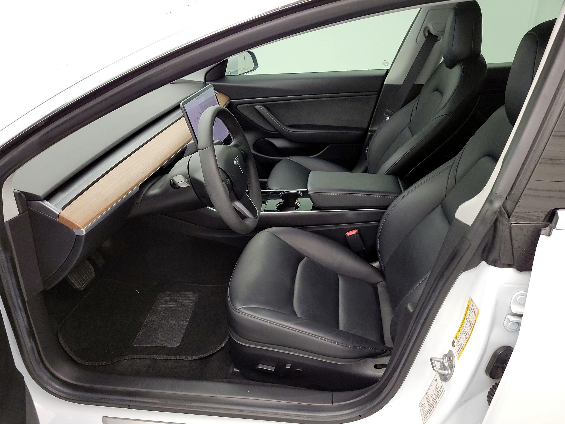 Thumbnail: 2020 Tesla Model 3 - 11