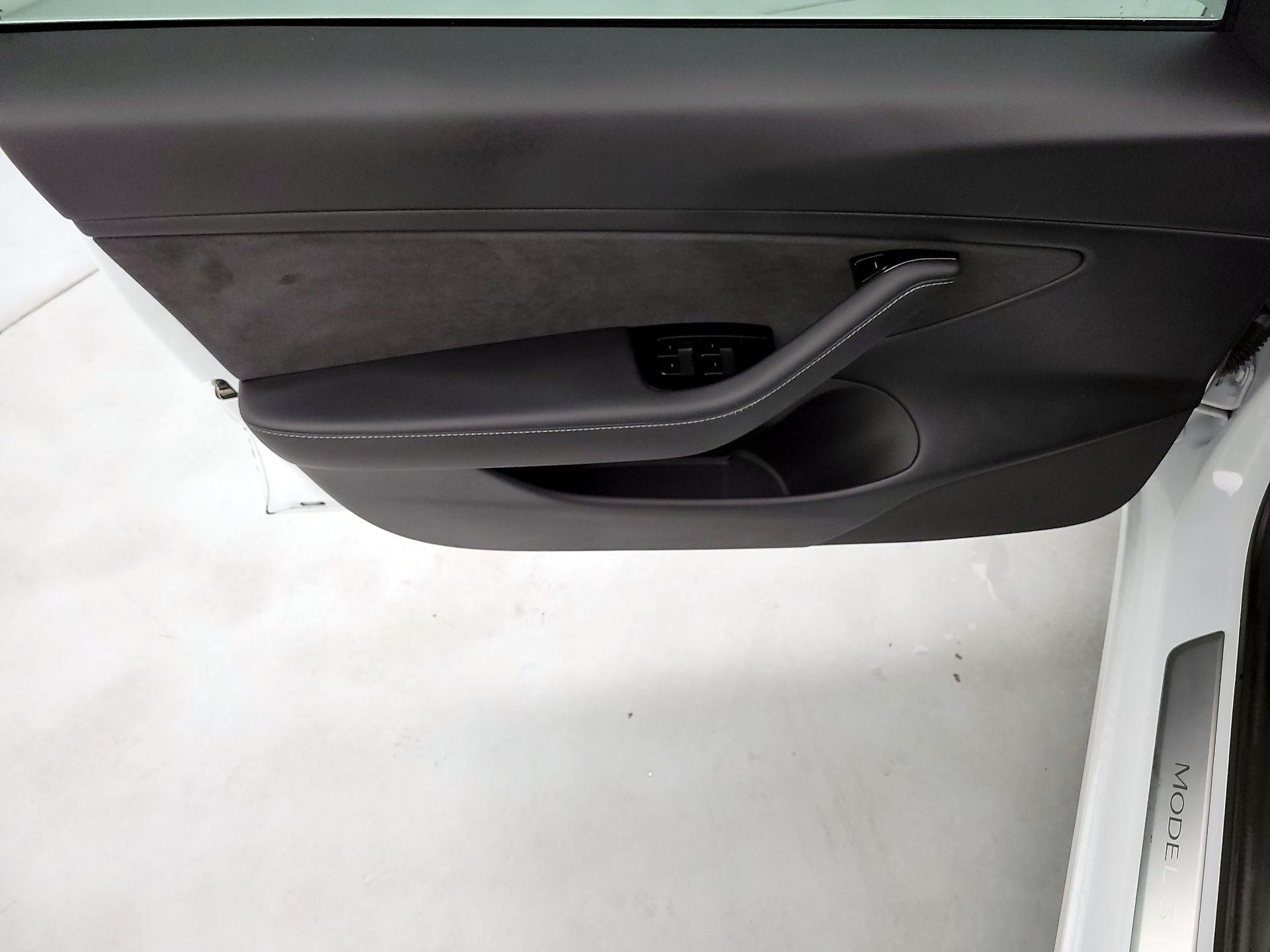 Thumbnail: 2020 Tesla Model 3 - 12