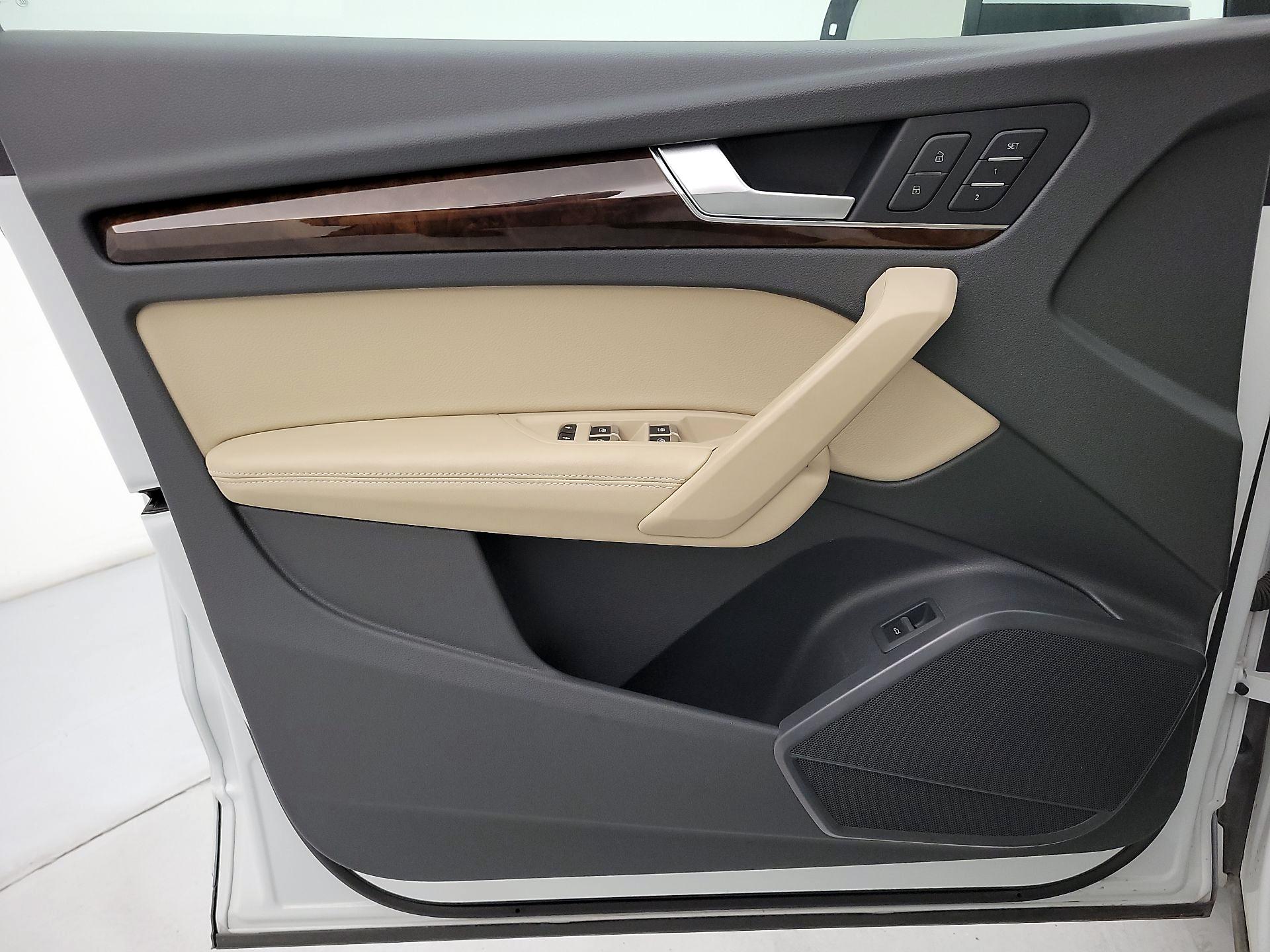 Thumbnail: 2020 Audi Q5 - 12