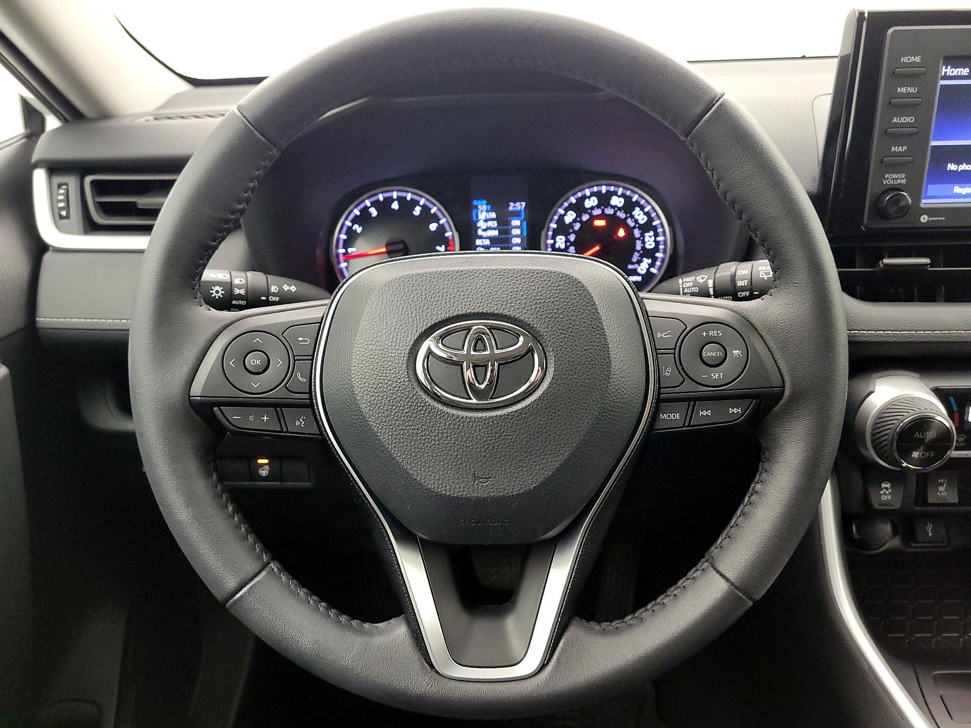 Thumbnail: 2021 Toyota RAV4 - 10