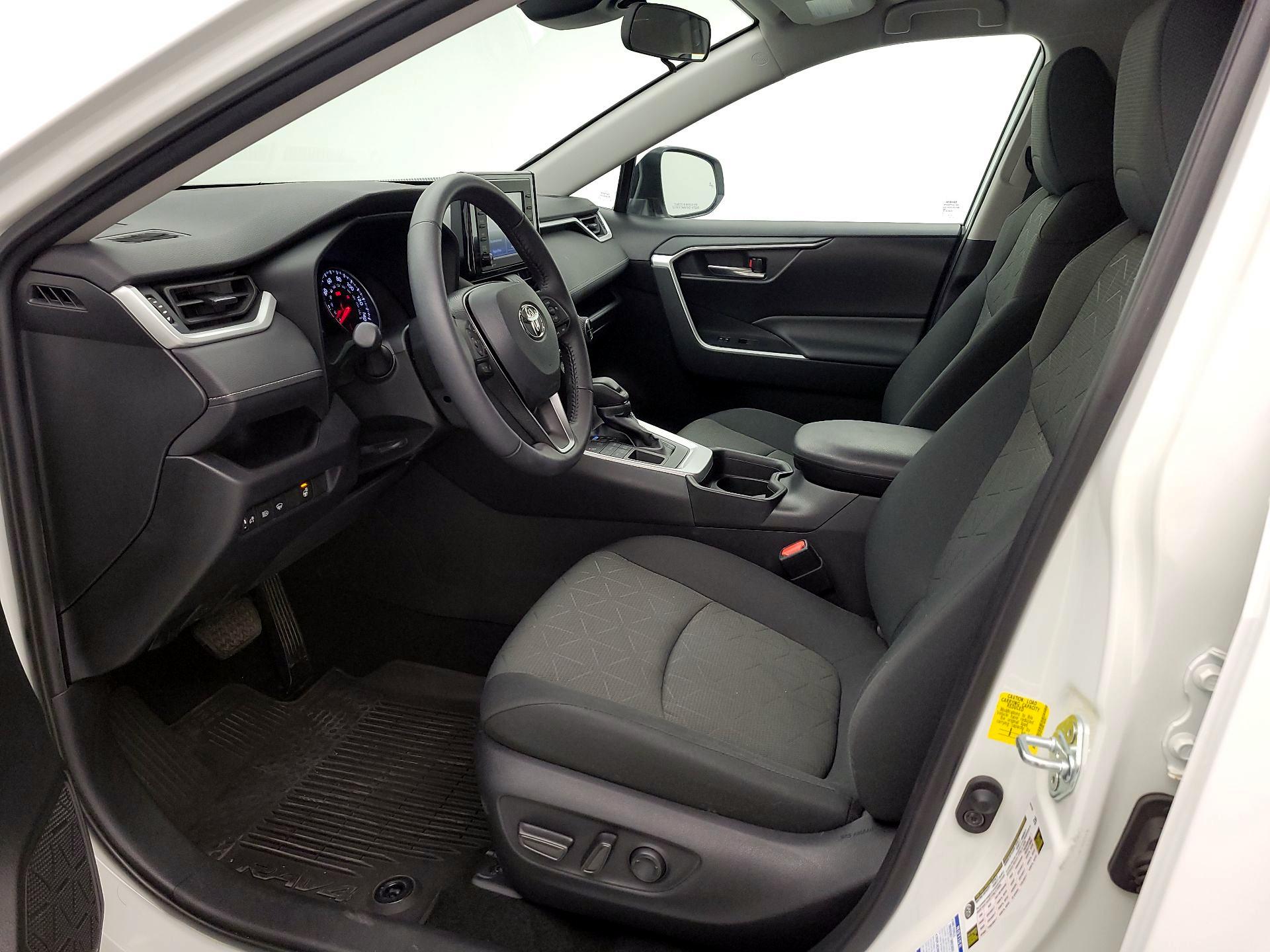 Thumbnail: 2021 Toyota RAV4 - 11