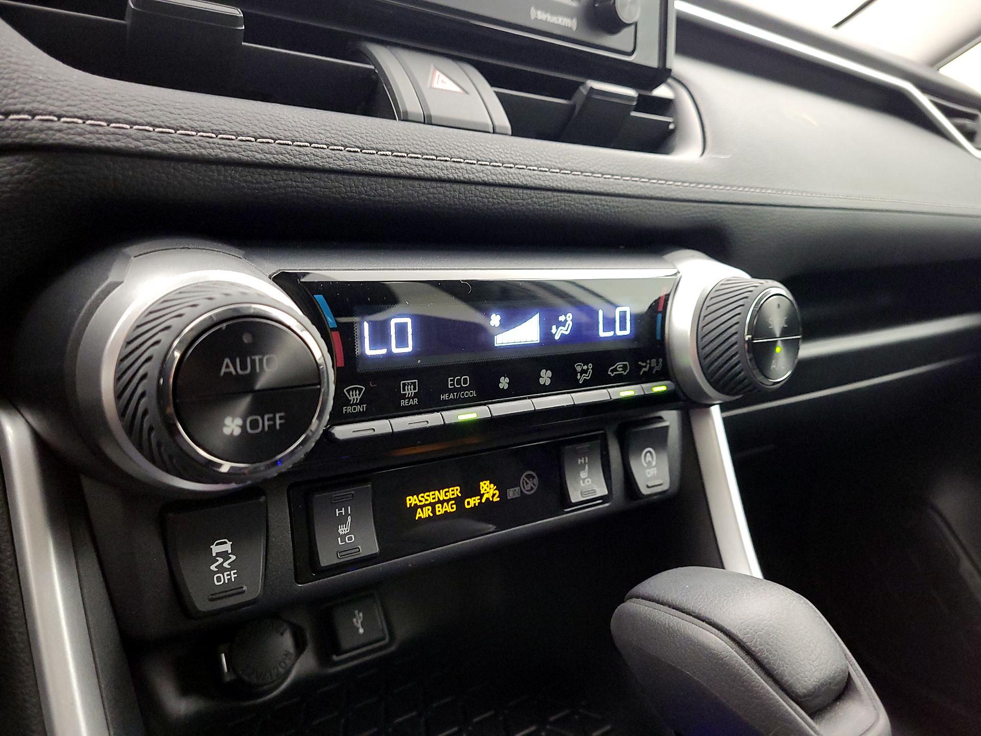 Thumbnail: 2021 Toyota RAV4 - 16