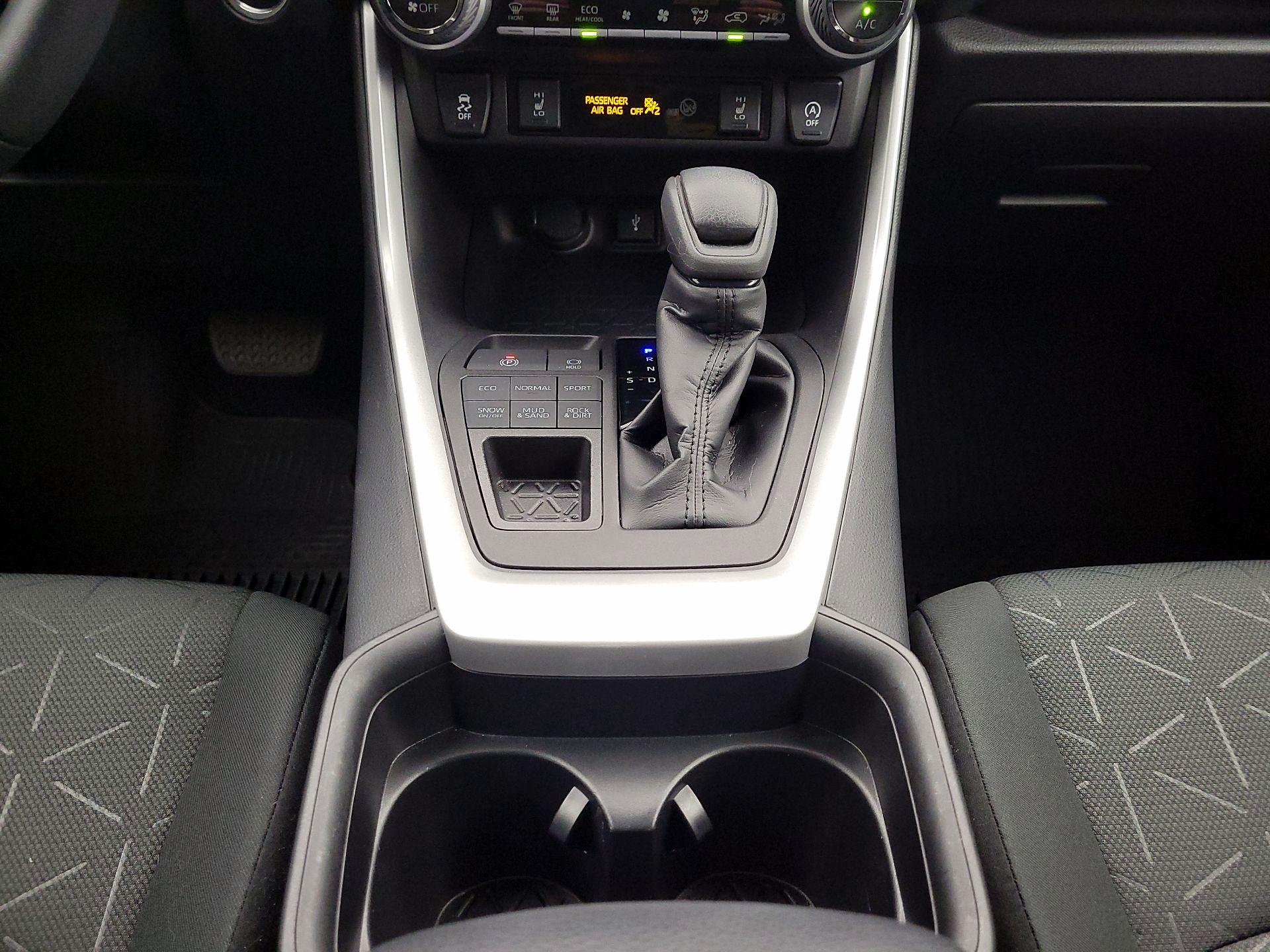 Thumbnail: 2021 Toyota RAV4 - 17