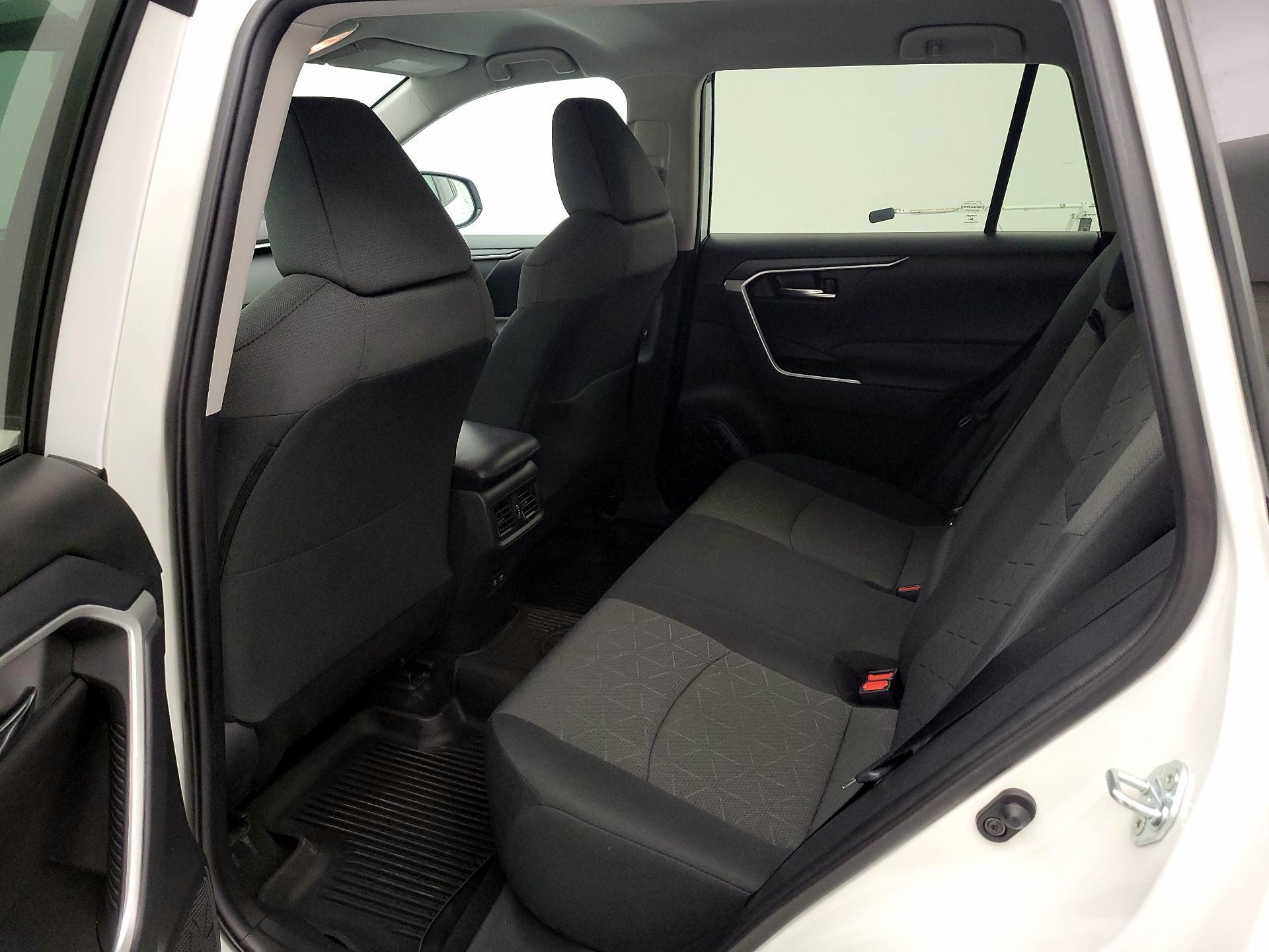 Thumbnail: 2021 Toyota RAV4 - 19