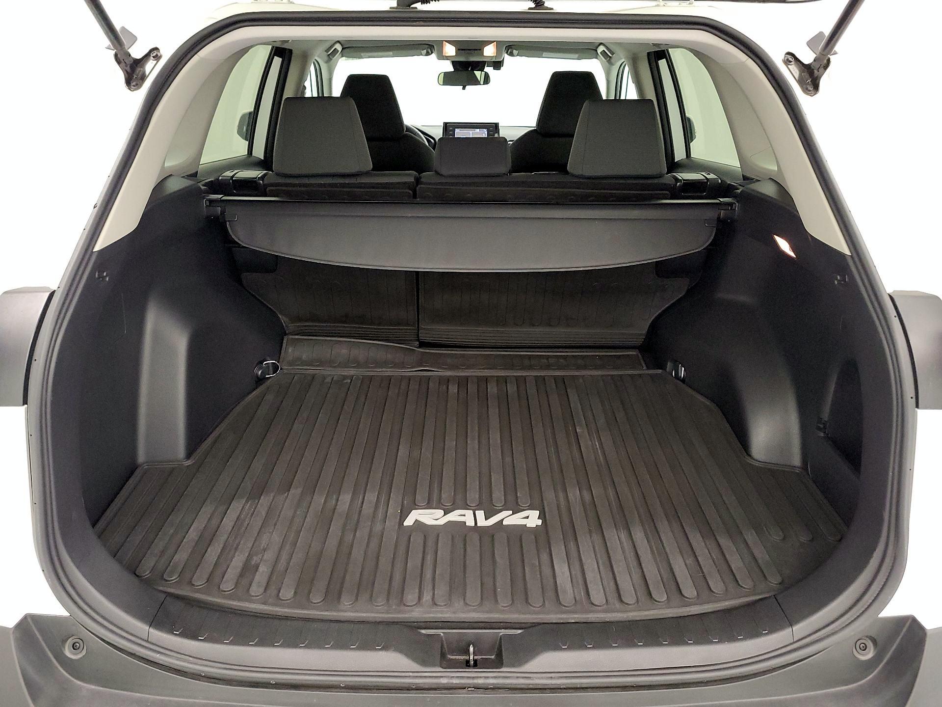 Thumbnail: 2021 Toyota RAV4 - 20