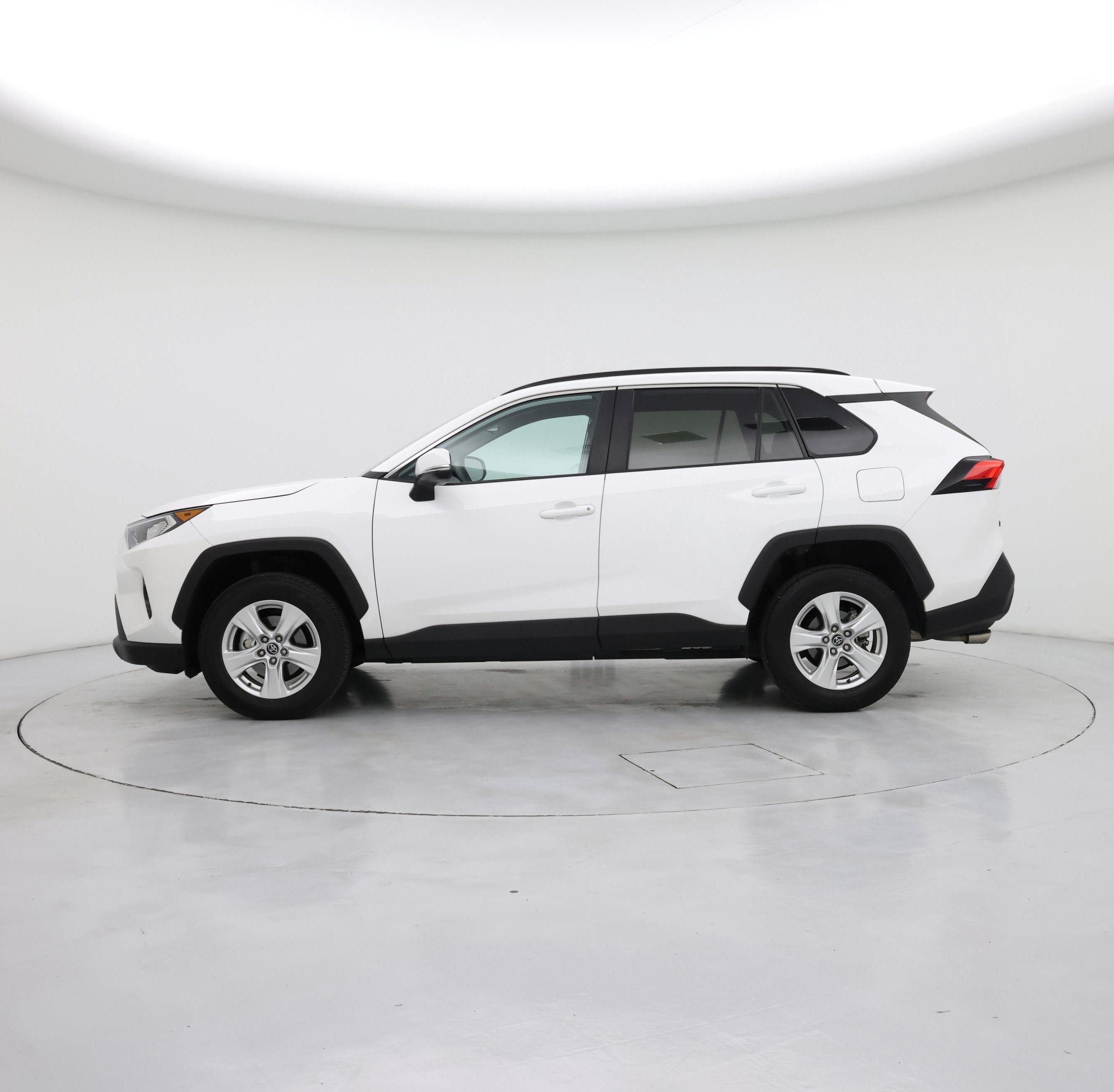 Thumbnail: 2021 Toyota RAV4 - 3