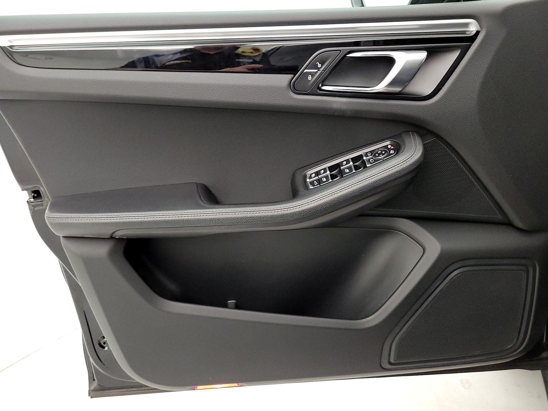 Thumbnail: 2018 Porsche Macan - 12