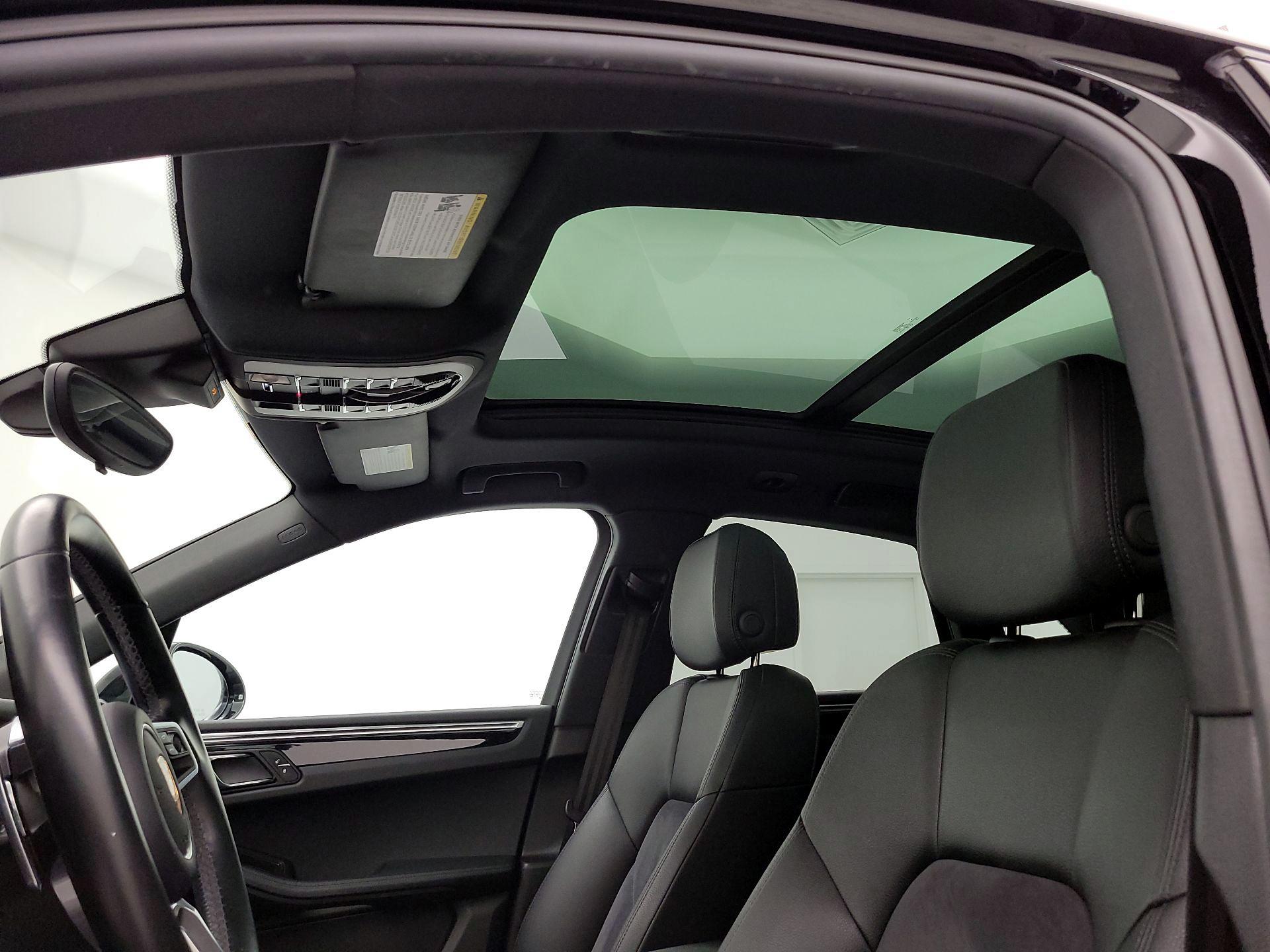 Thumbnail: 2018 Porsche Macan - 19