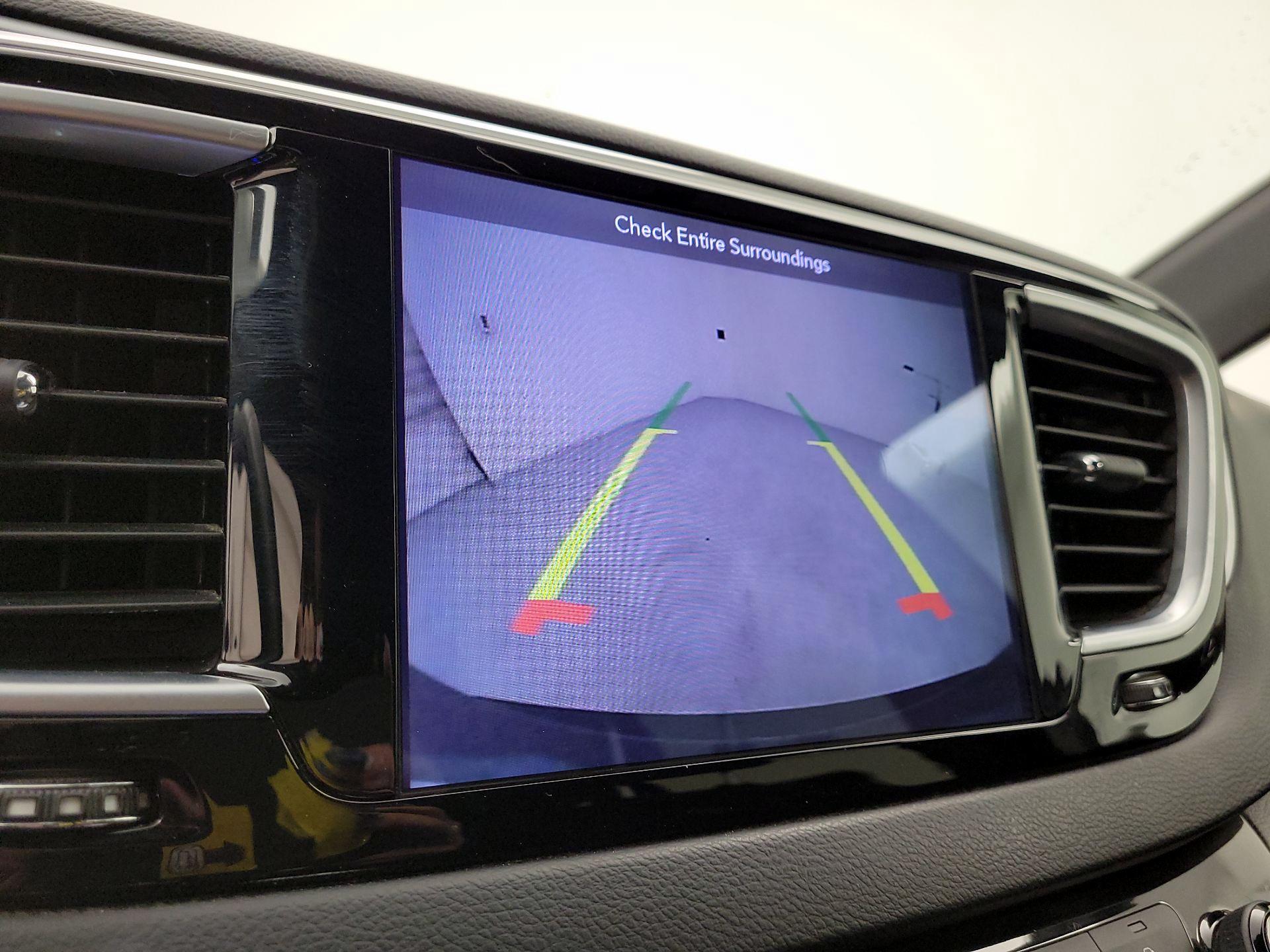 Thumbnail: 2018 Chrysler Pacifica - 15