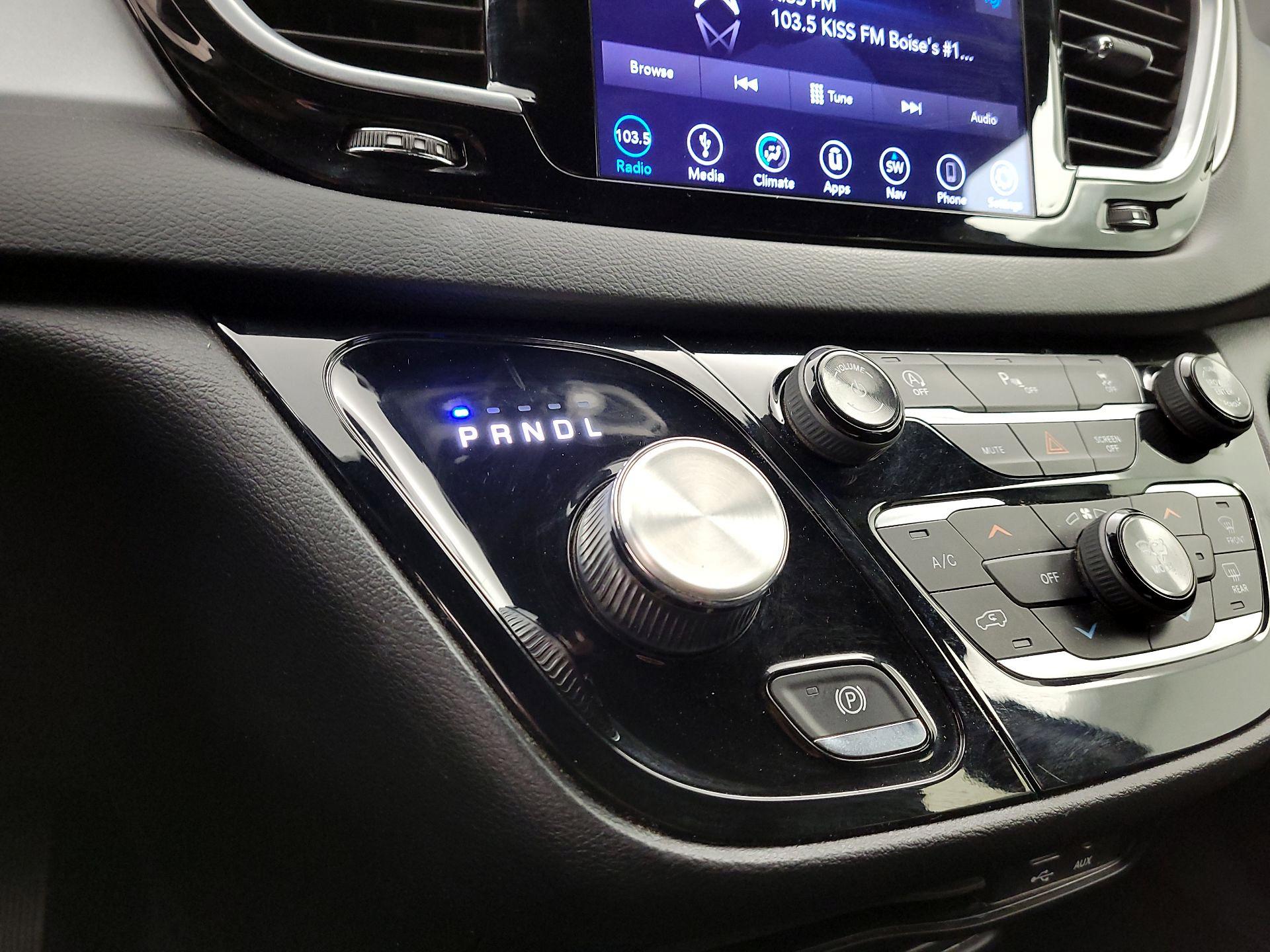 Thumbnail: 2018 Chrysler Pacifica - 18