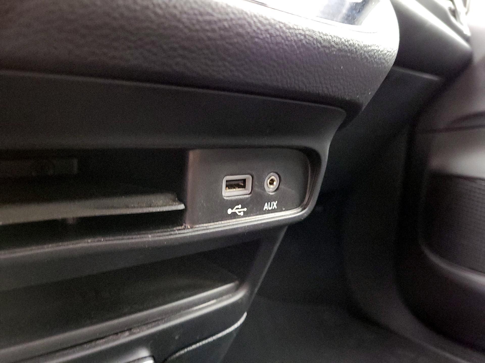 Thumbnail: 2018 Chrysler Pacifica - 19