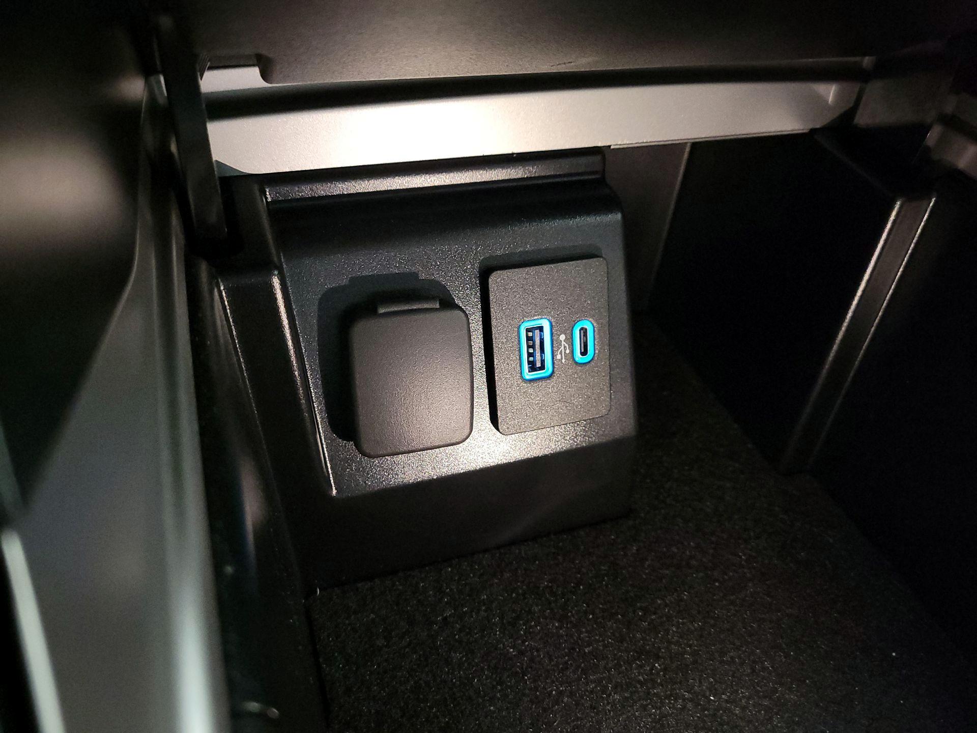 Thumbnail: 2022 Ford Explorer - 18