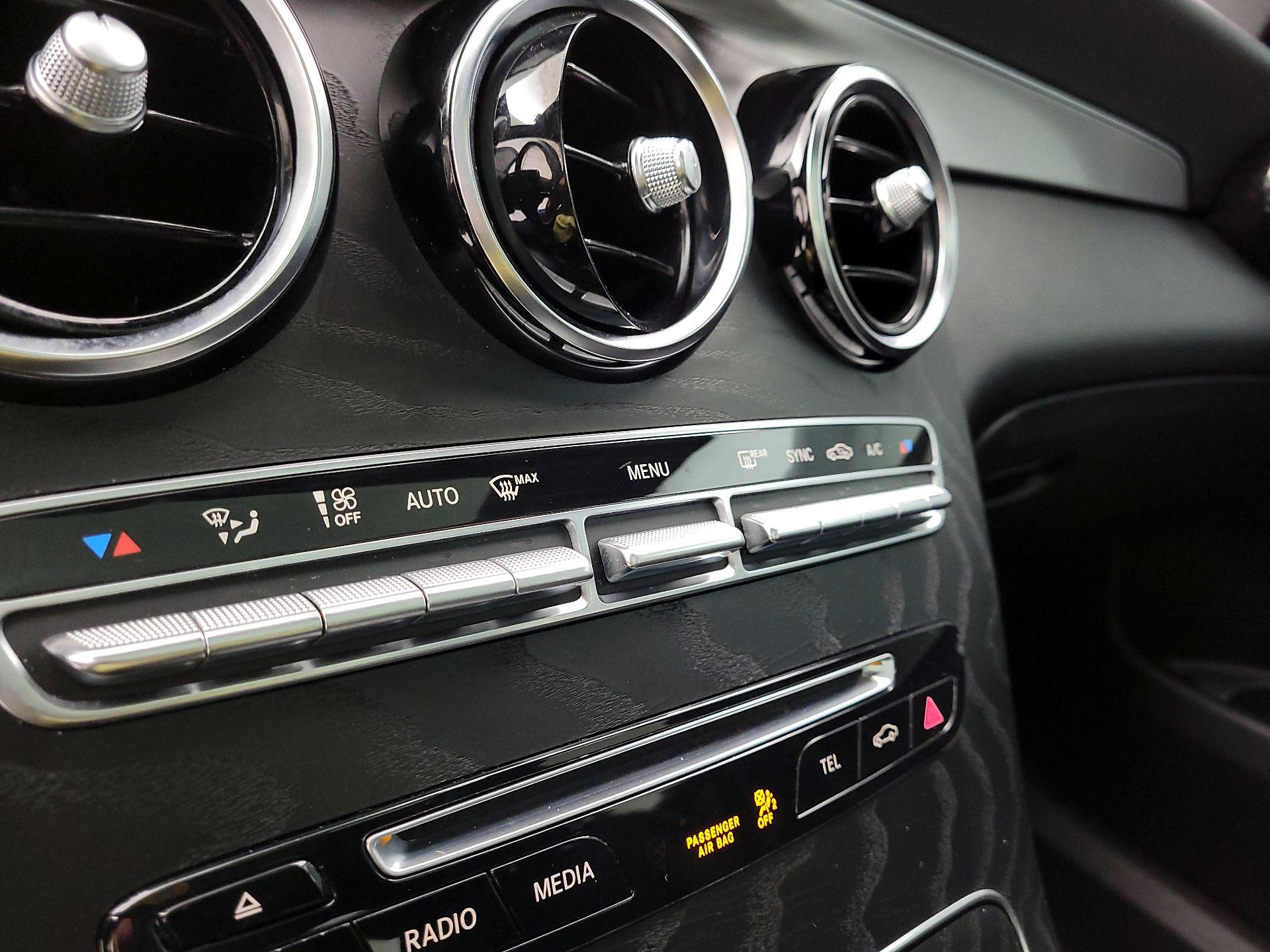 Thumbnail: 2019 Mercedes-Benz GLC - 16