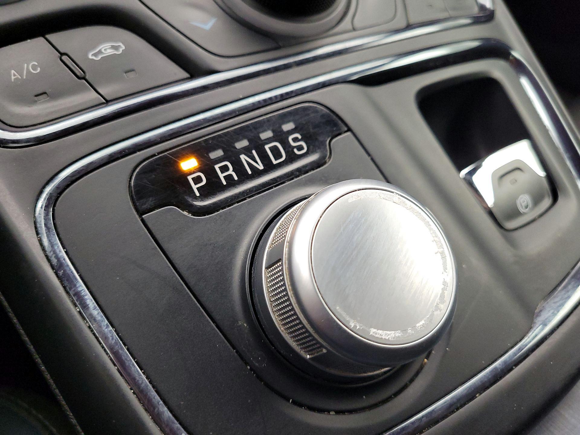 Thumbnail: 2015 Chrysler 200 - 18