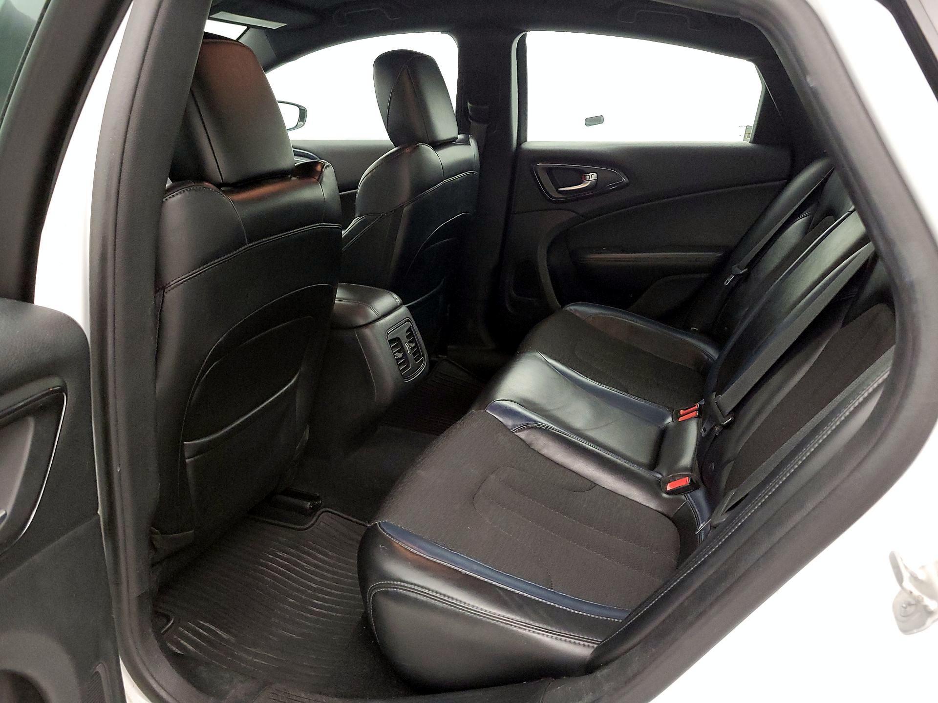 Thumbnail: 2015 Chrysler 200 - 20