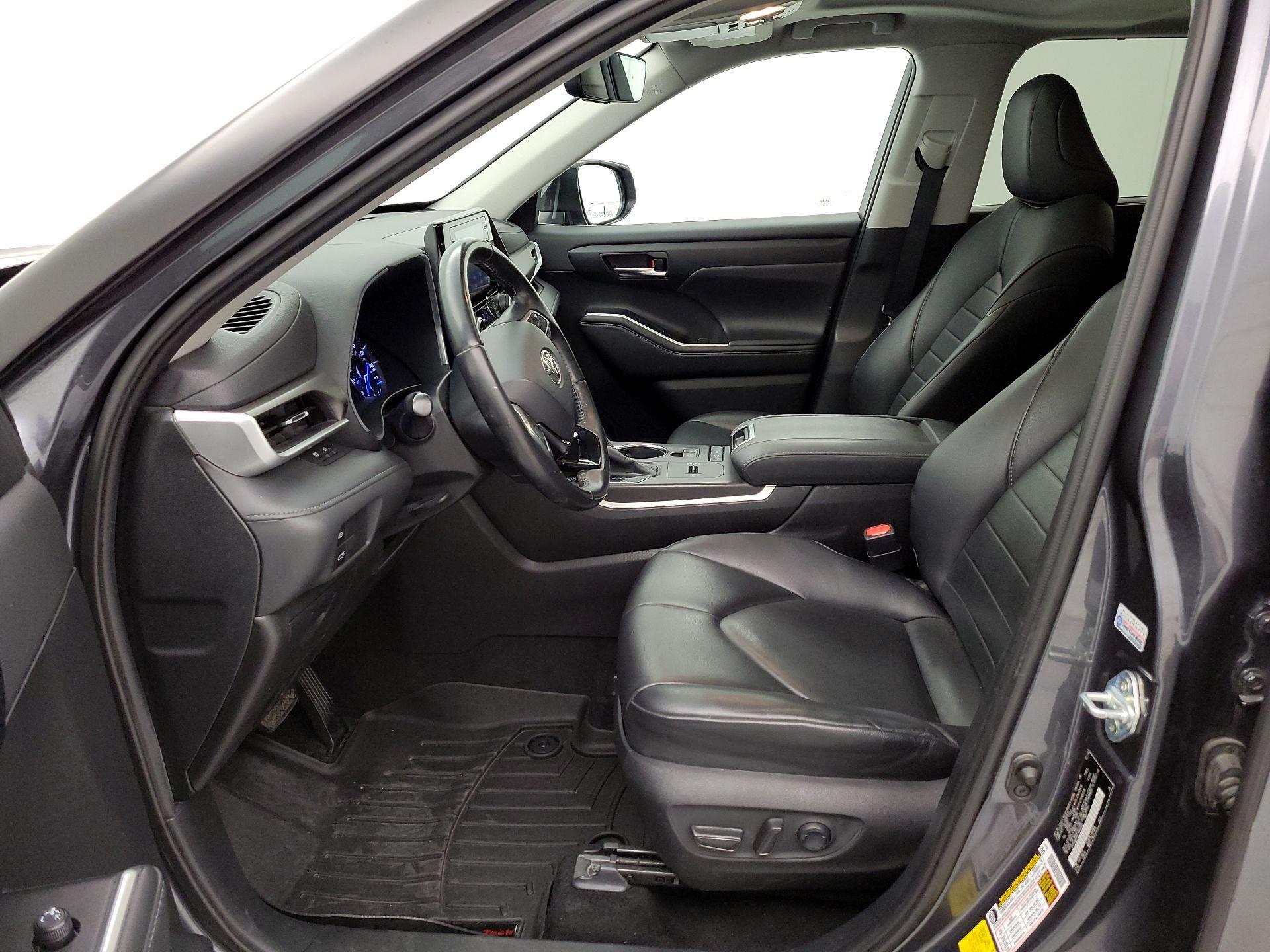 Thumbnail: 2020 Toyota Highlander - 11