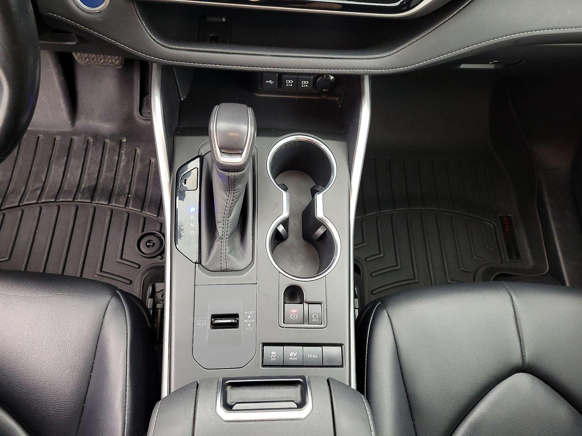 Thumbnail: 2020 Toyota Highlander - 18