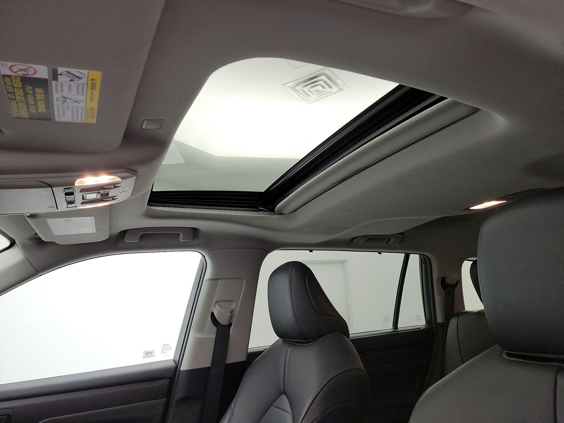 Thumbnail: 2020 Toyota Highlander - 20