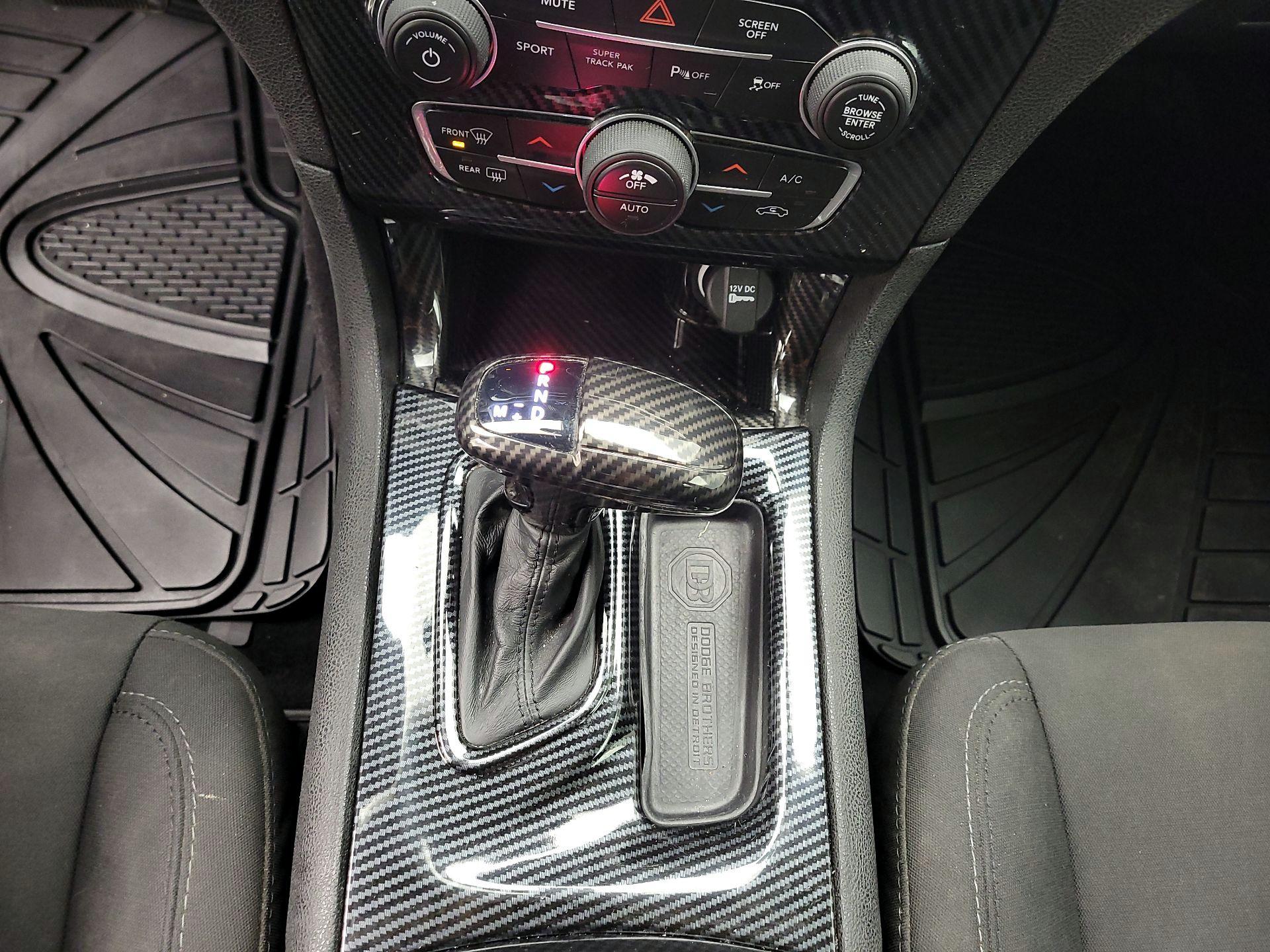 Thumbnail: 2019 Dodge Charger - 17