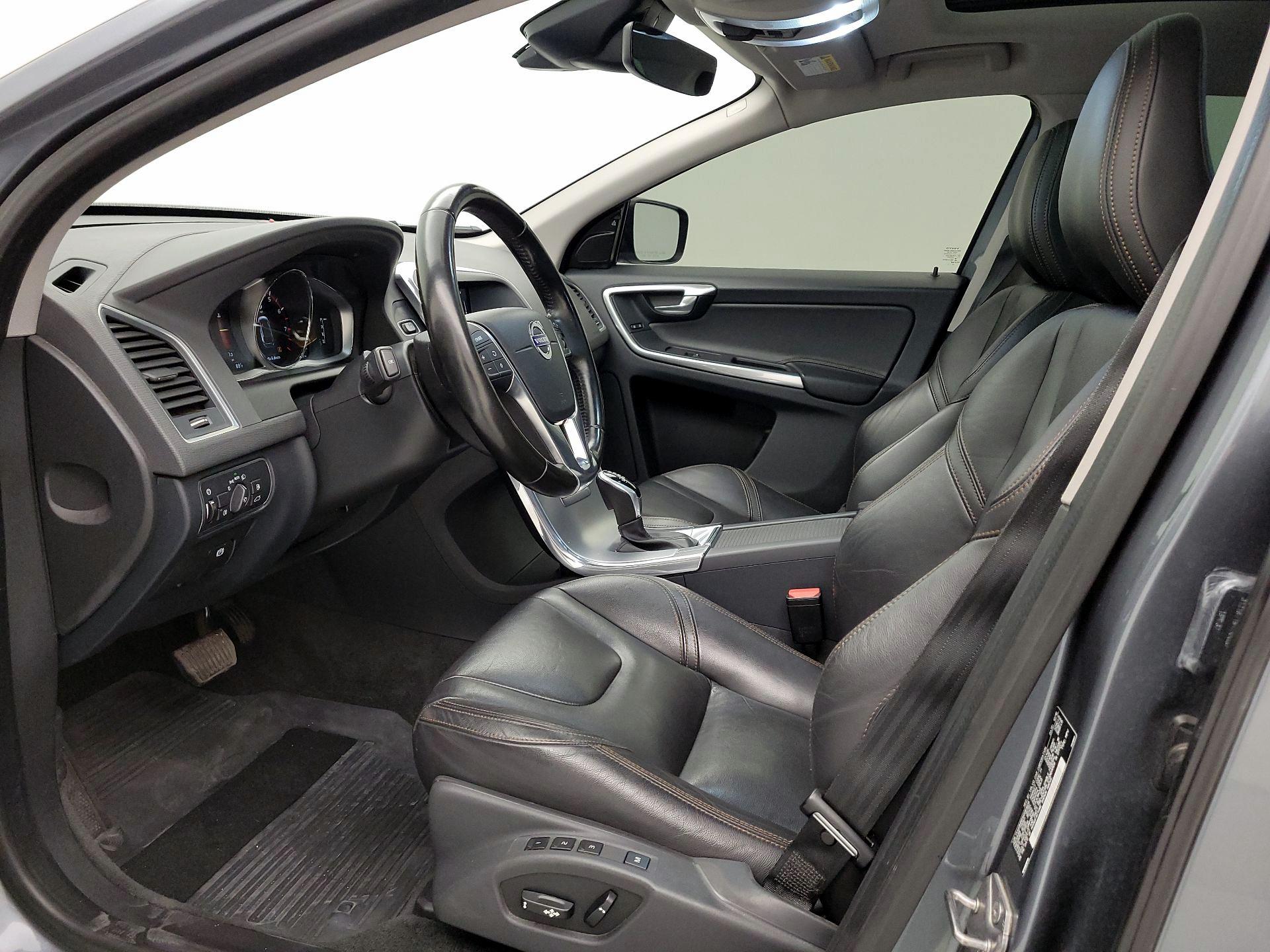 Thumbnail: 2017 Volvo XC60 - 11