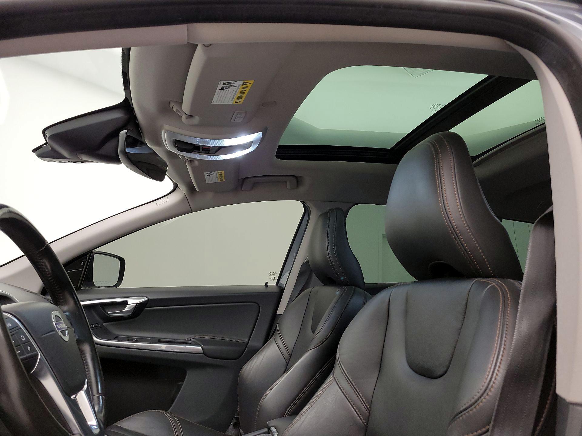 Thumbnail: 2017 Volvo XC60 - 19