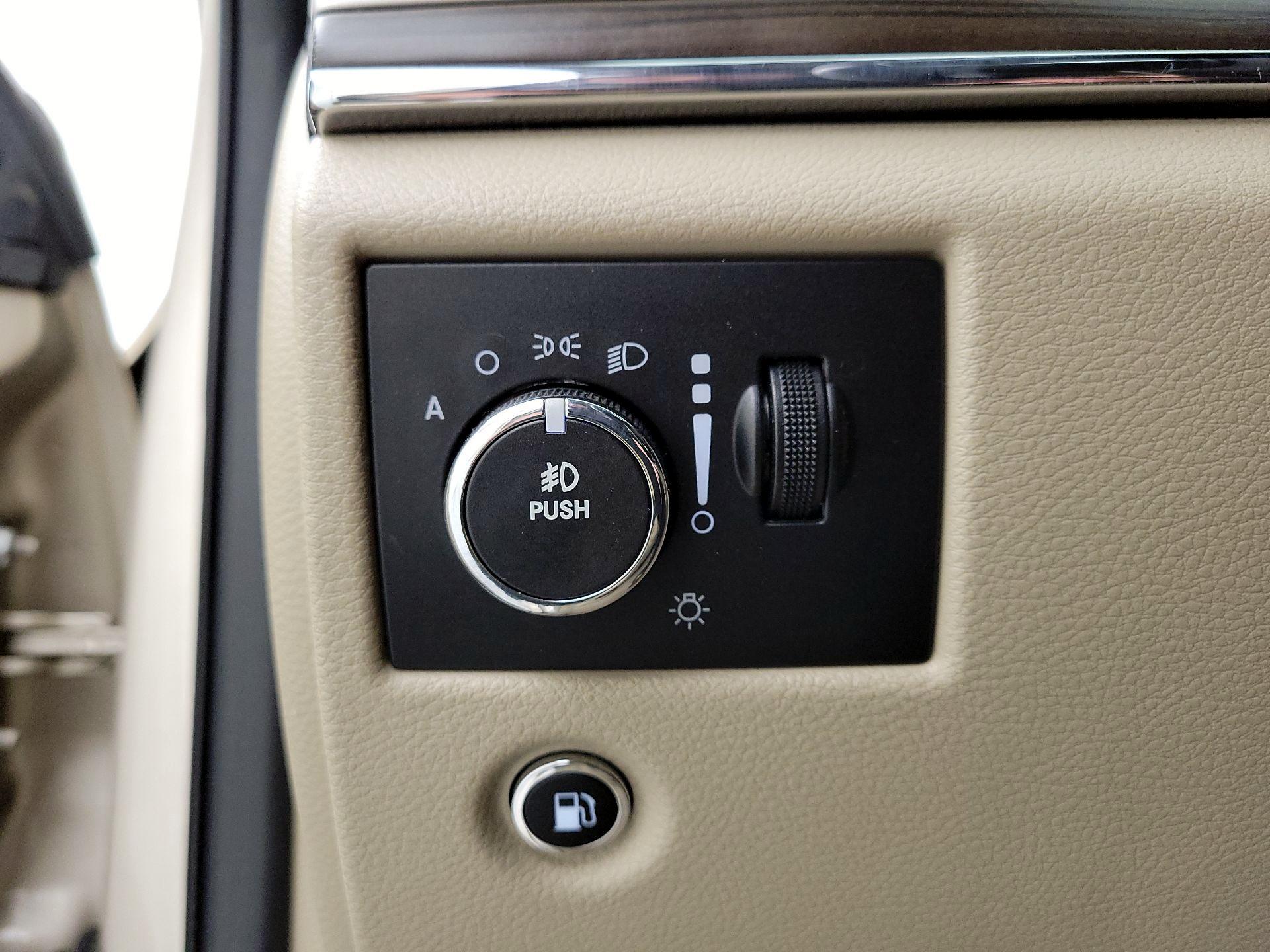 Thumbnail: 2014 Jeep Grand Cherokee - 13