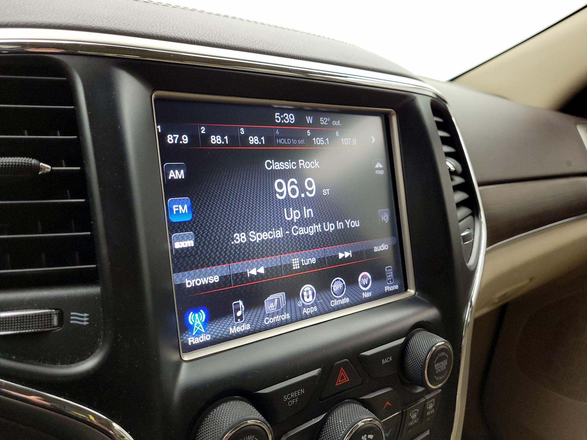 Thumbnail: 2014 Jeep Grand Cherokee - 16