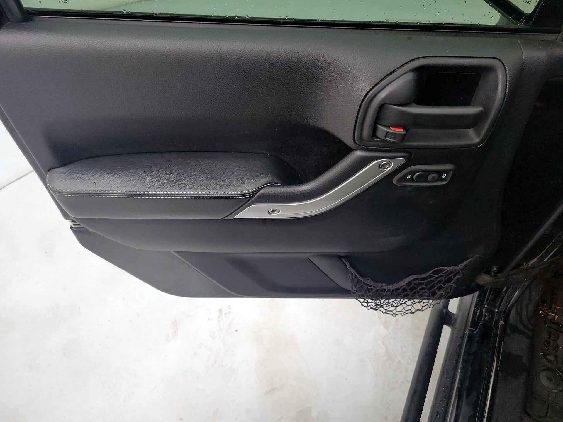 Thumbnail: 2016 Jeep Wrangler - 12