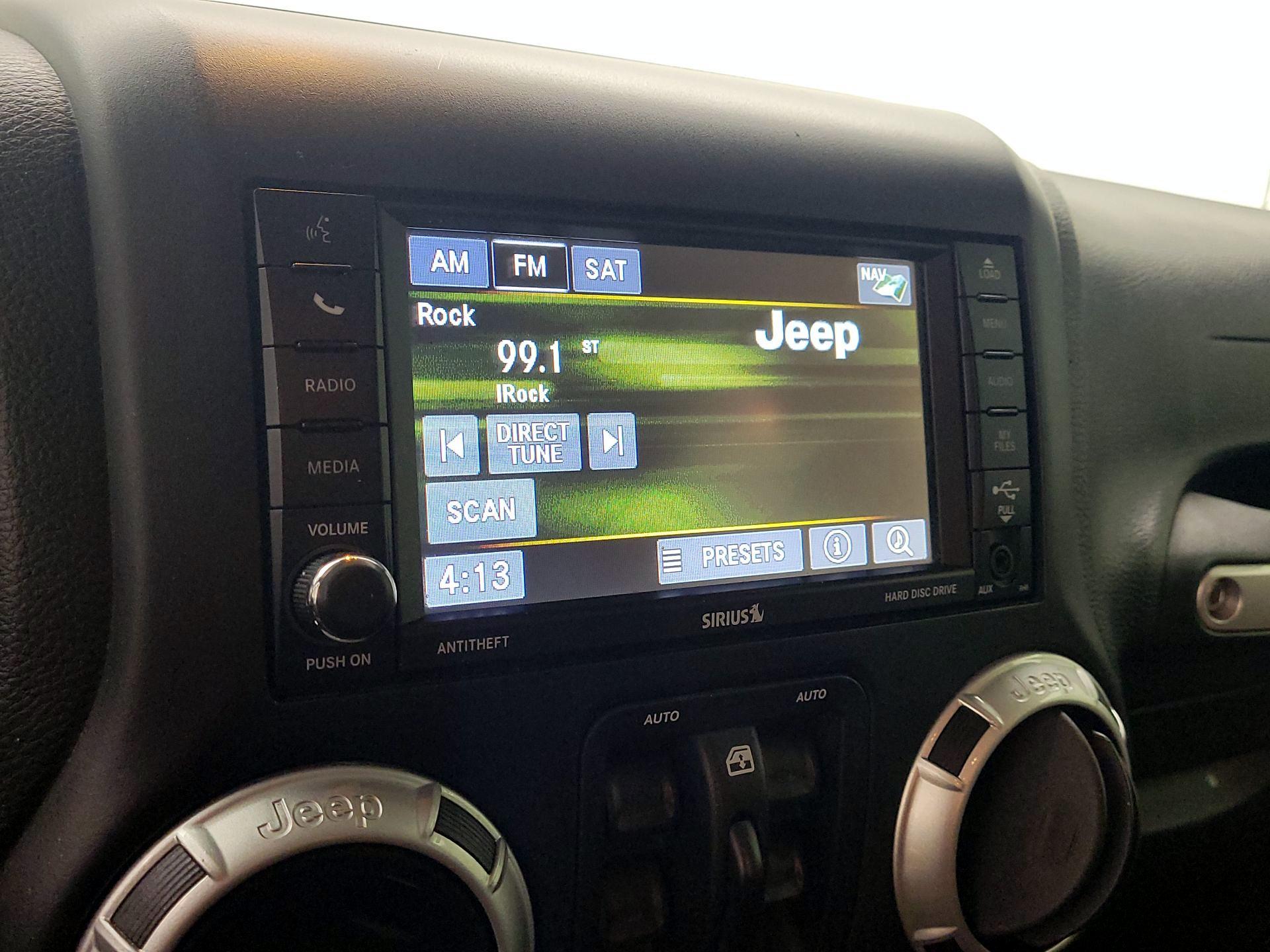 Thumbnail: 2016 Jeep Wrangler - 14