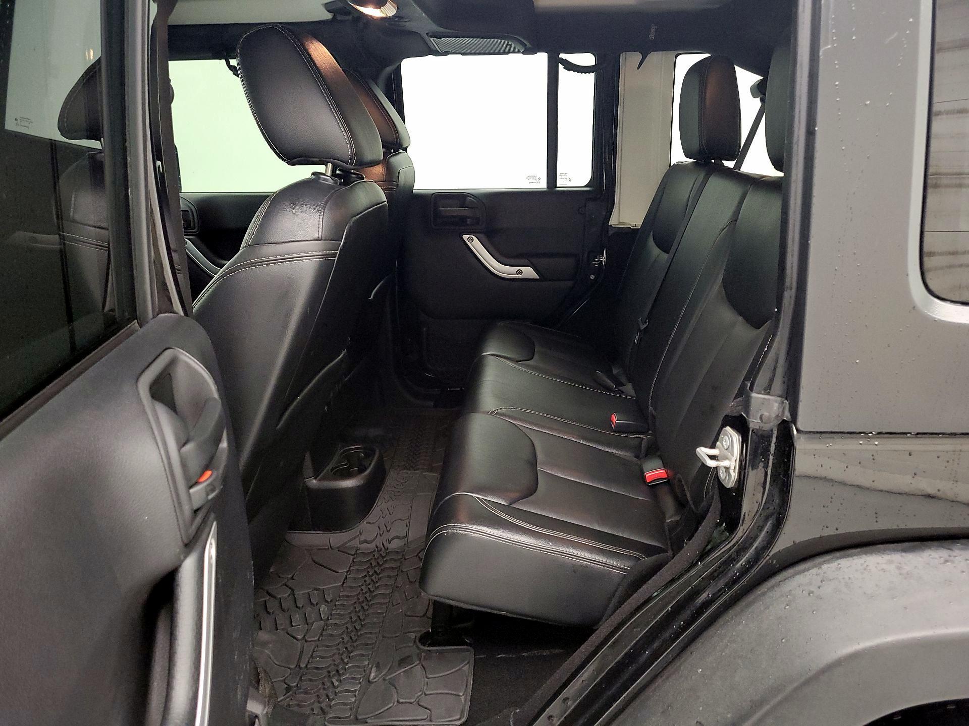 Thumbnail: 2016 Jeep Wrangler - 18