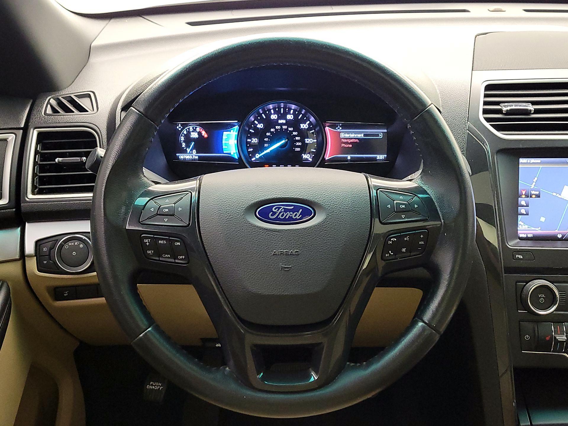 Thumbnail: 2016 Ford Explorer - 10