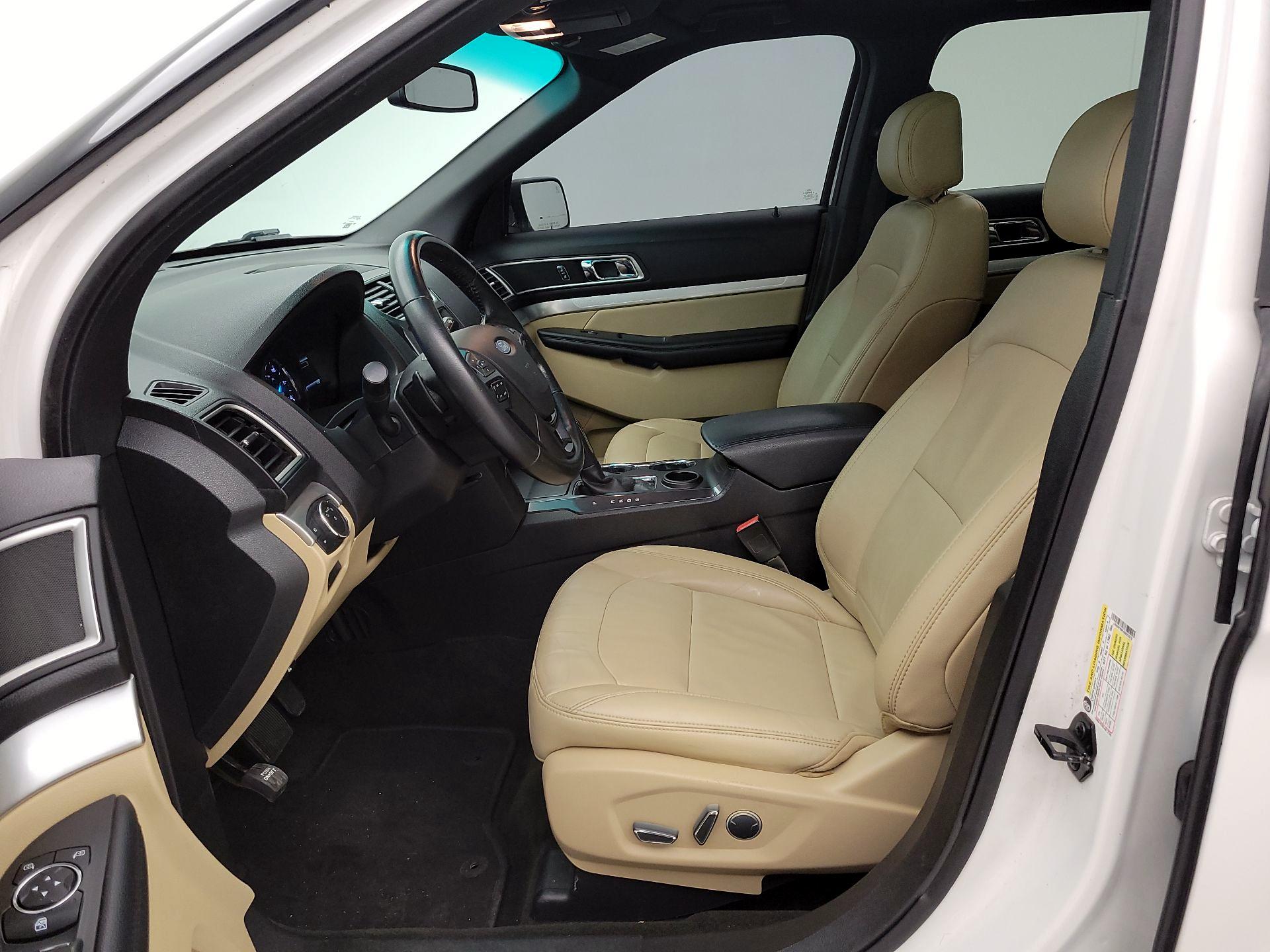 Thumbnail: 2016 Ford Explorer - 11