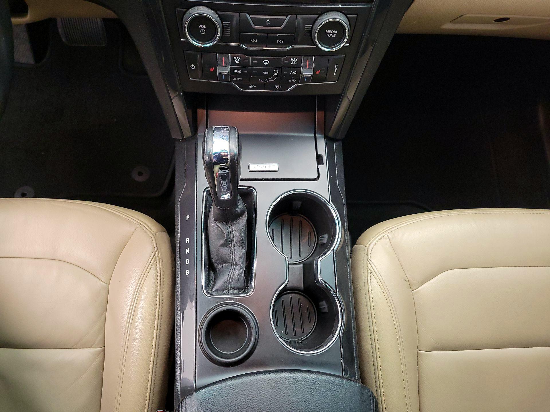 Thumbnail: 2016 Ford Explorer - 18