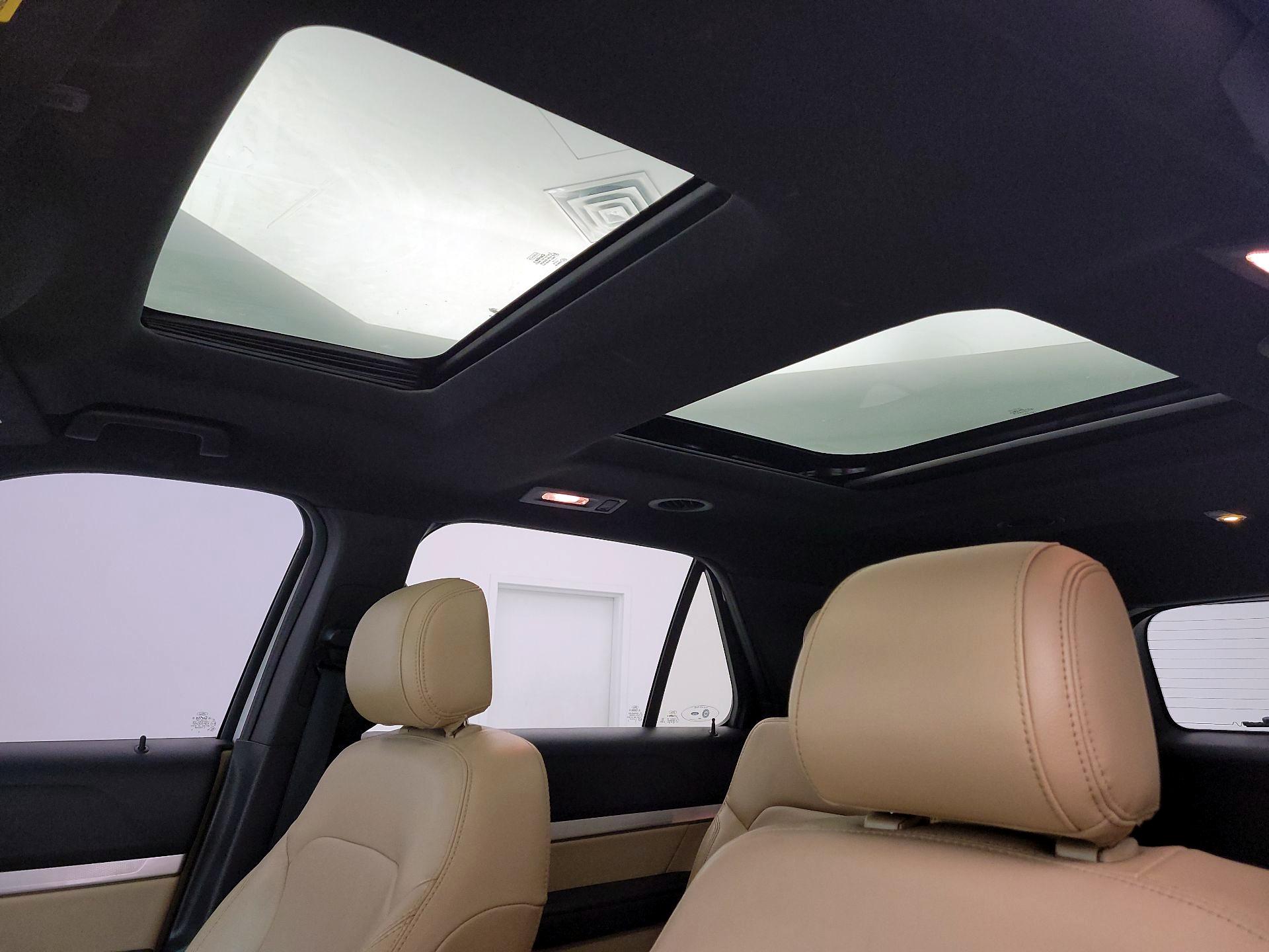 Thumbnail: 2016 Ford Explorer - 20