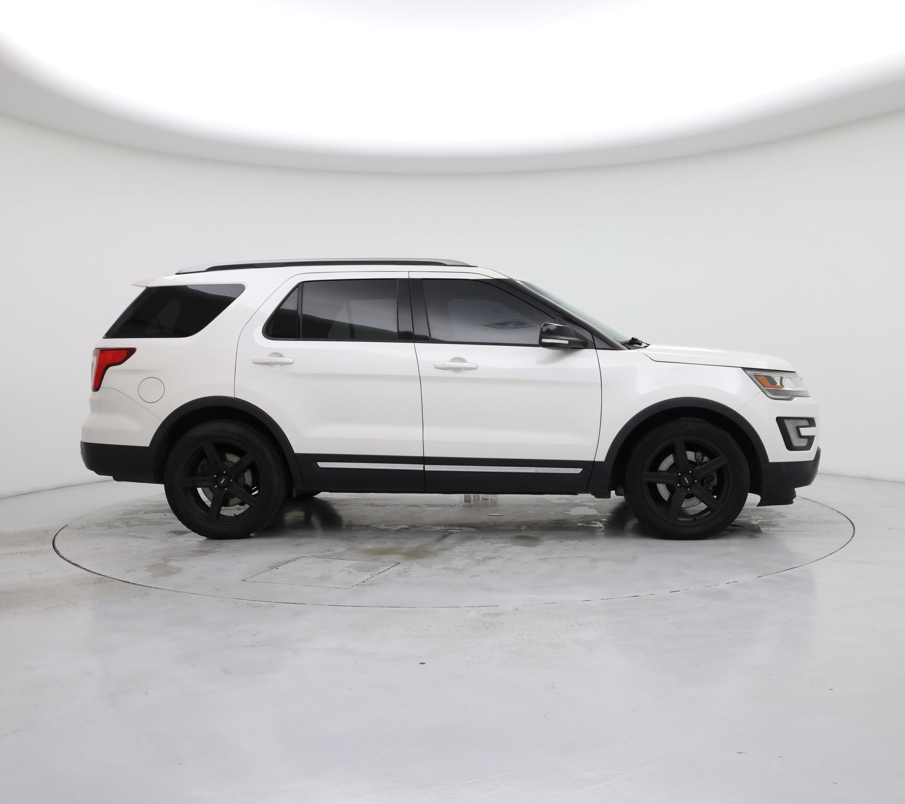 Thumbnail: 2016 Ford Explorer - 7